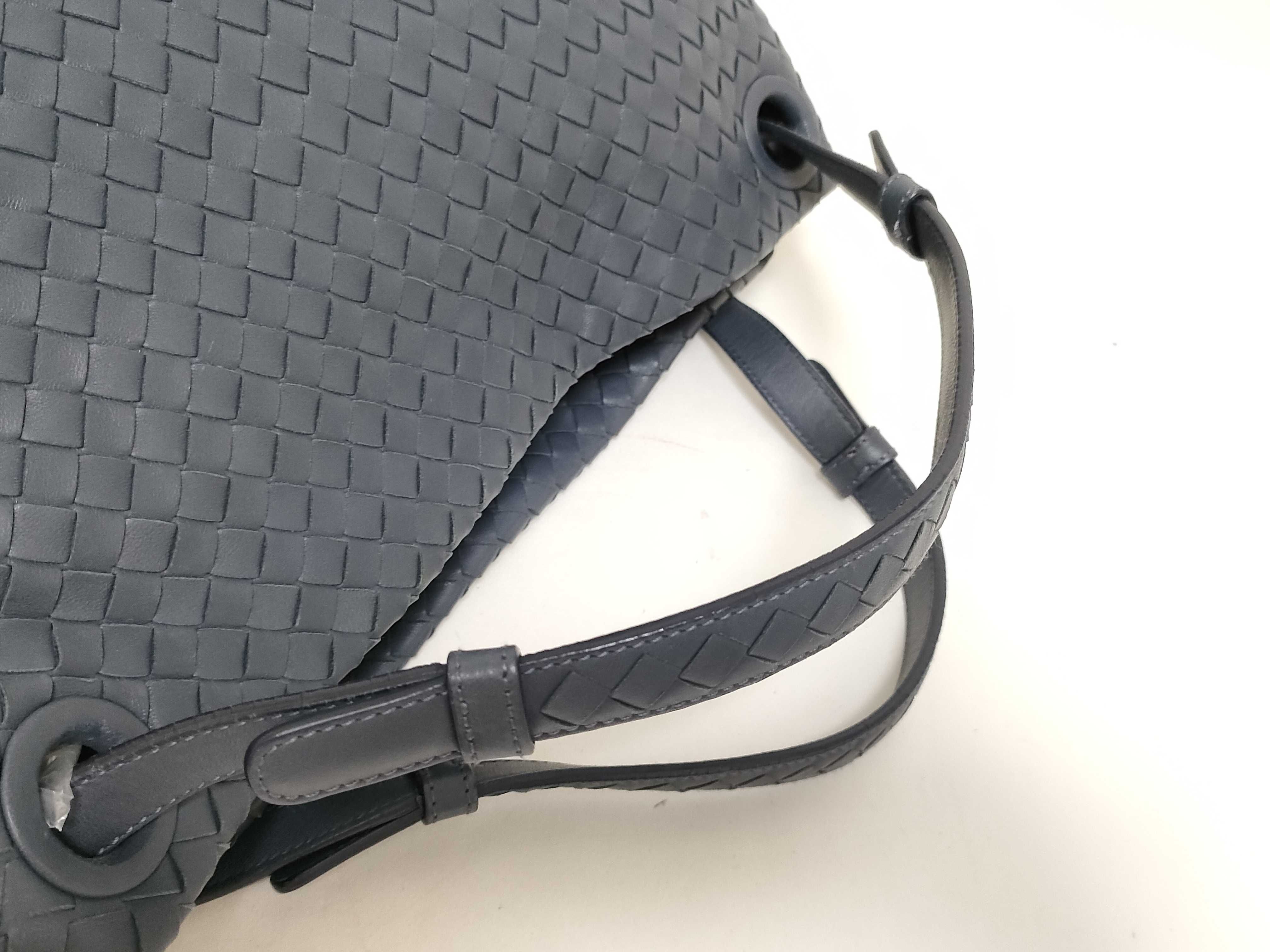 Intrecciato Garda Bag Handbag 179320 Navy W33cm Handbag — view 3