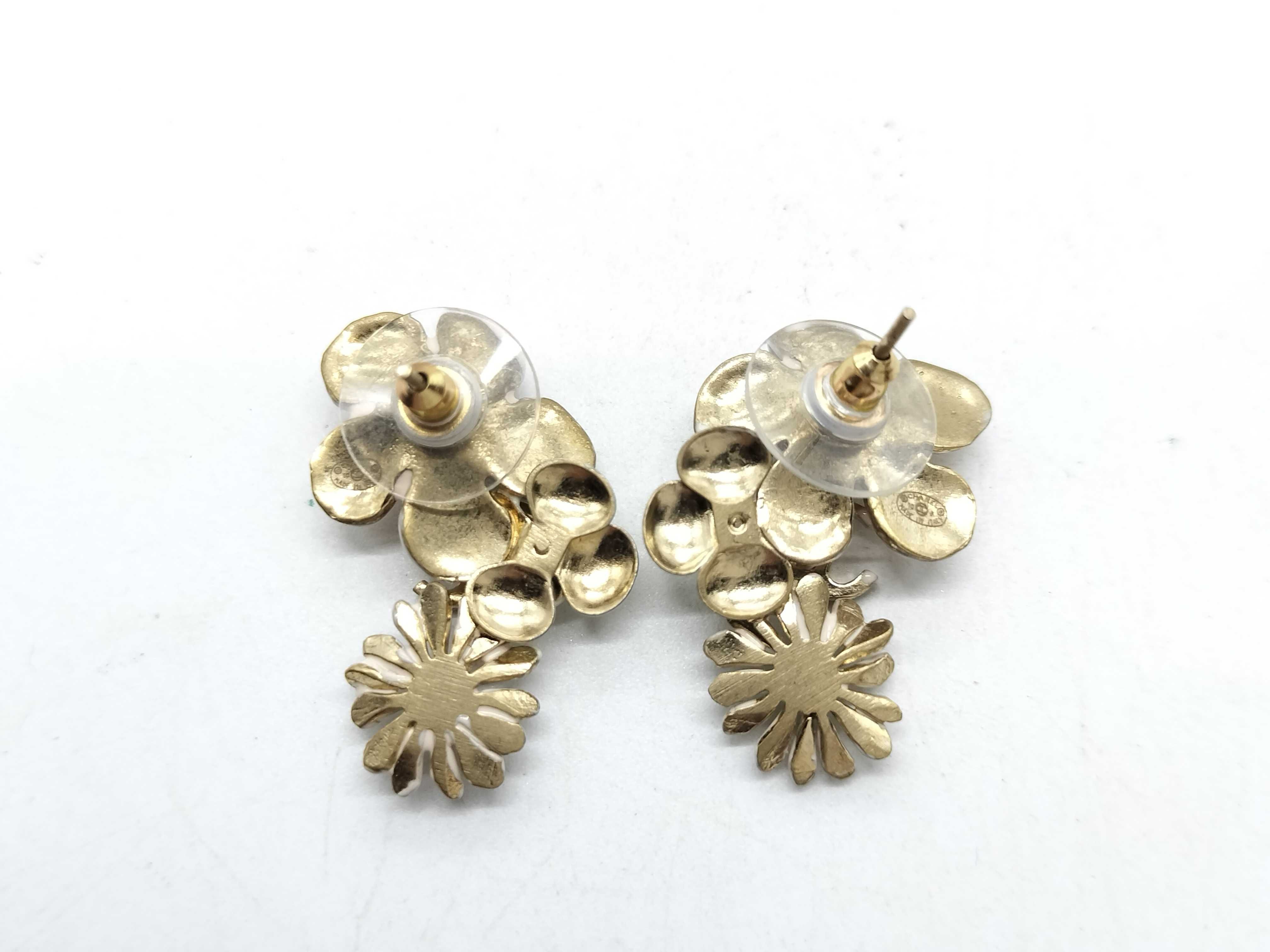 Flower Motif Coco Mark 10P Earrings — view 2