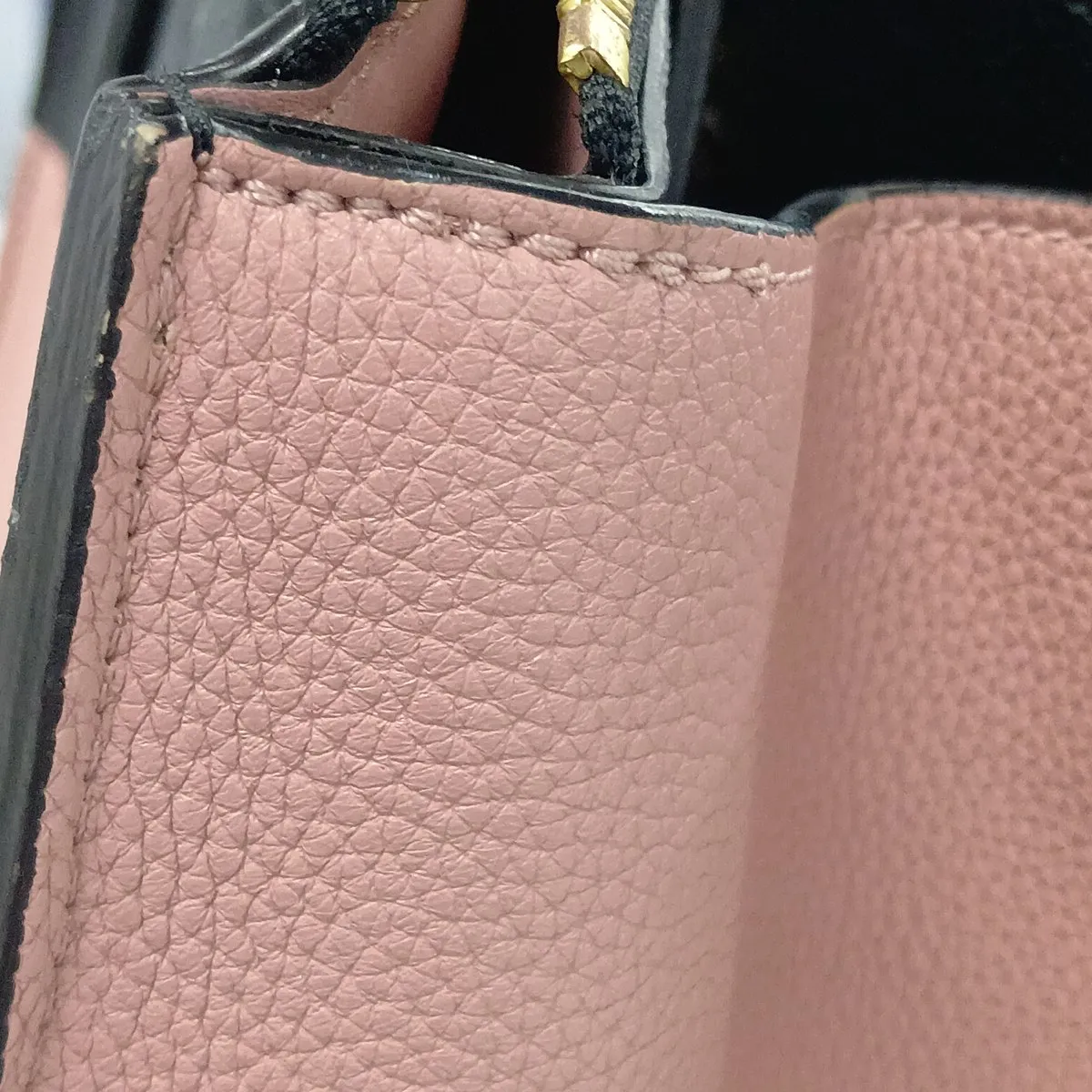 City Steamer MM M53019, serial number unclear, pink x black, padlock cannot be opened, front pocket cannot be opened. — view 13