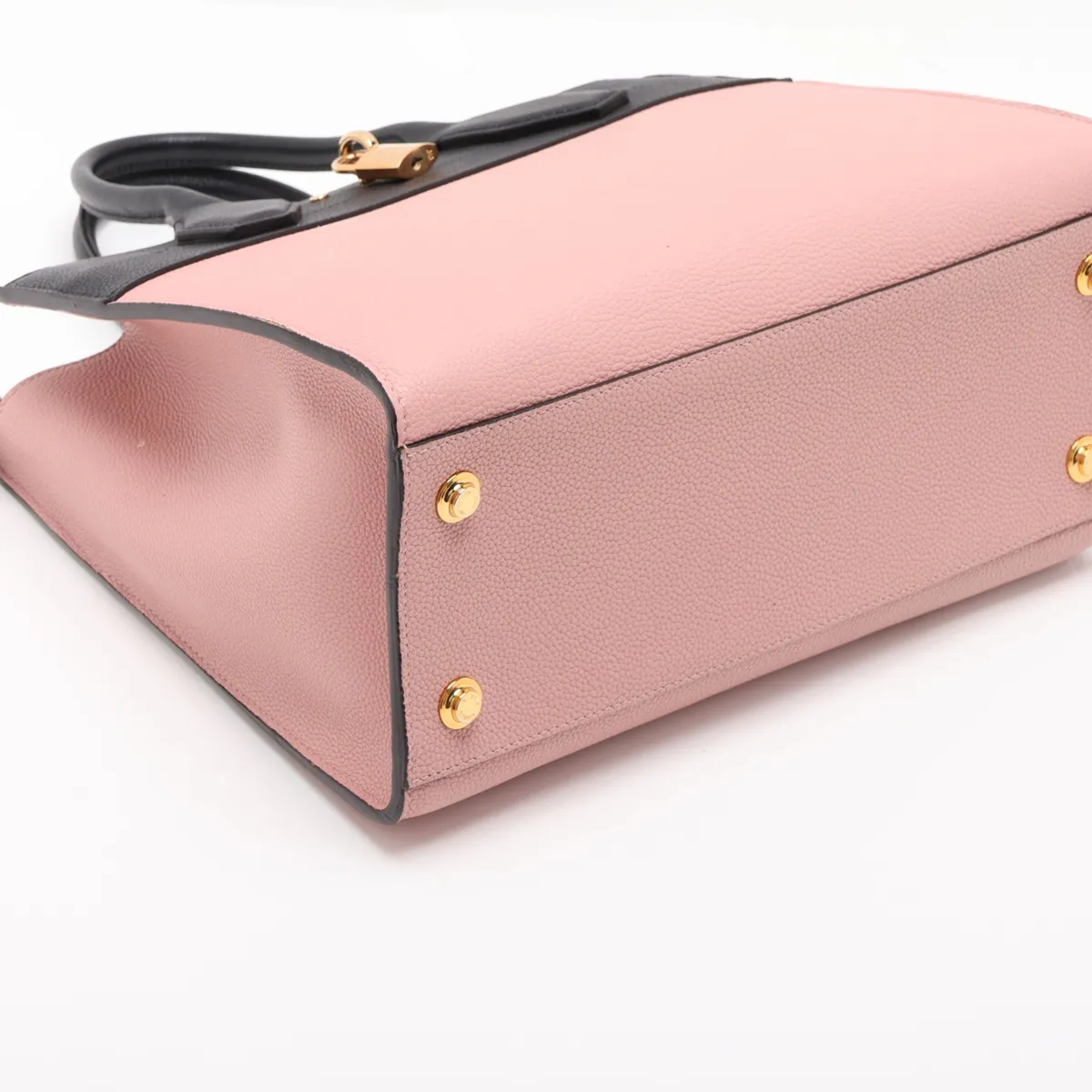 City Steamer MM M53019, serial number unclear, pink x black, padlock cannot be opened, front pocket cannot be opened. — view 4