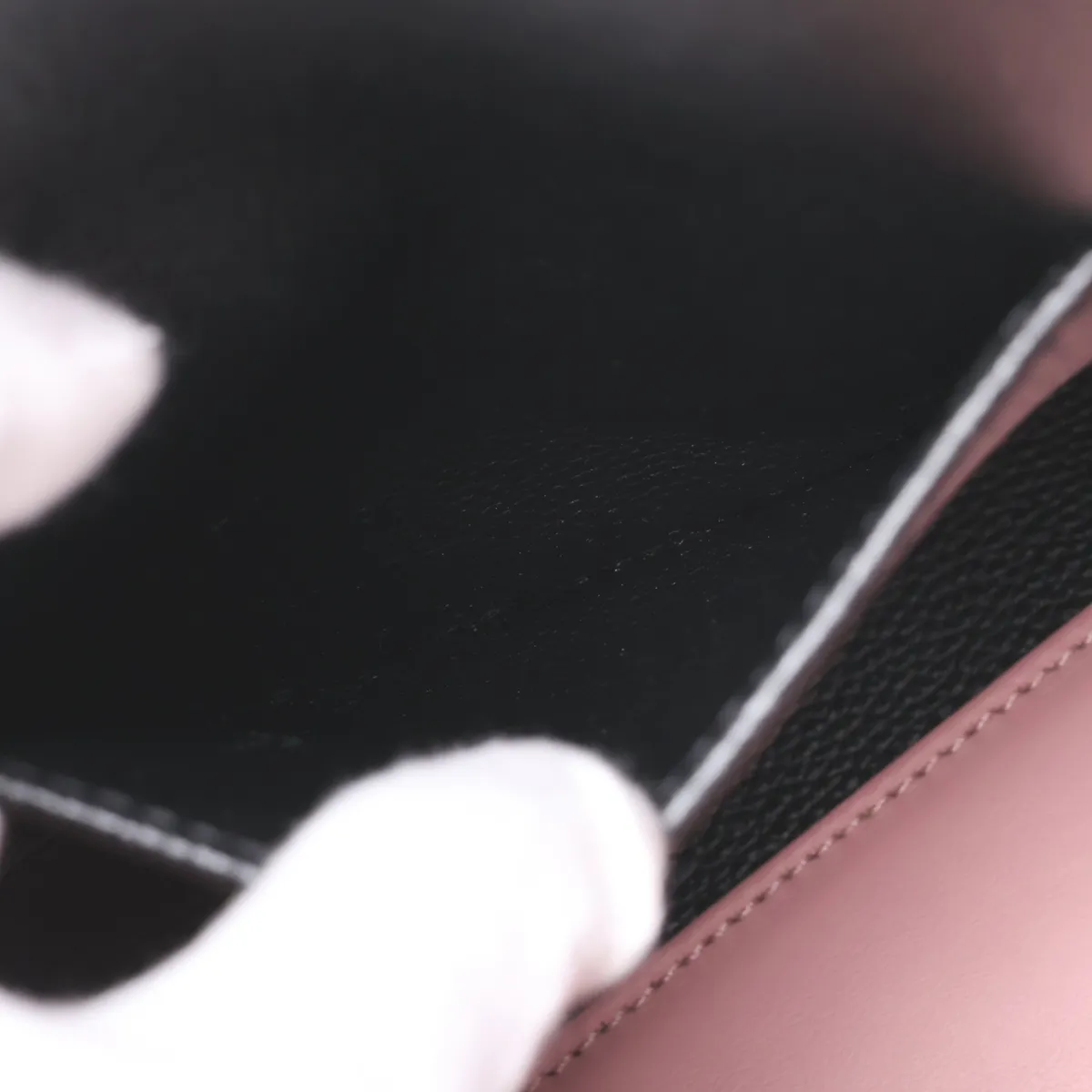 City Steamer MM M53019, serial number unclear, pink x black, padlock cannot be opened, front pocket cannot be opened. — view 8