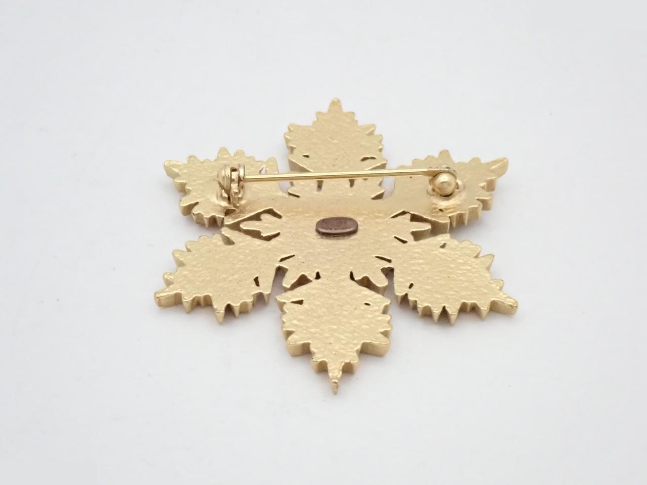 Brooch 01A — view 2
