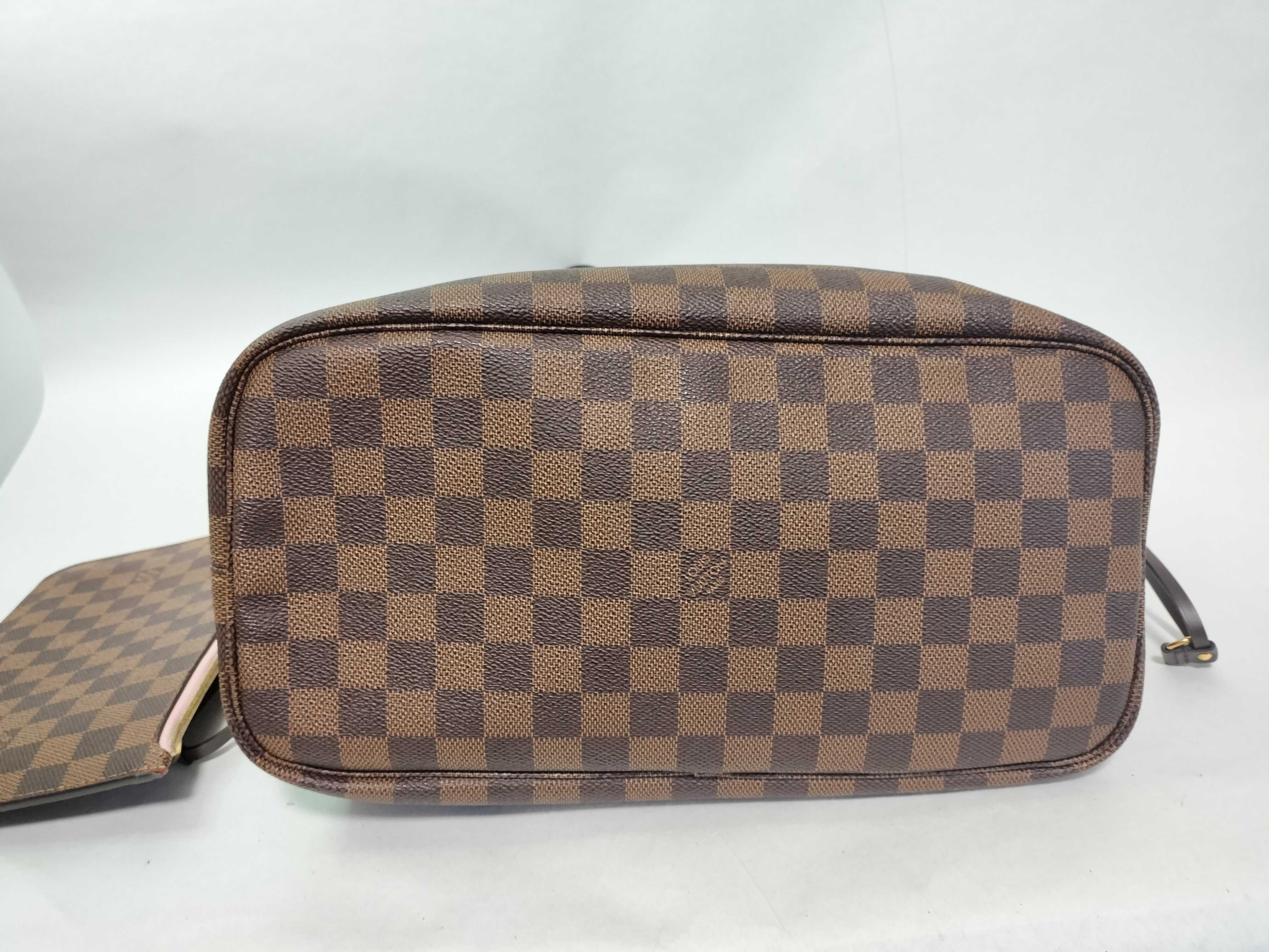 Damier Bag Louis Vuitton Damier Neverfull MM Tote Bag with Pouch — view 8