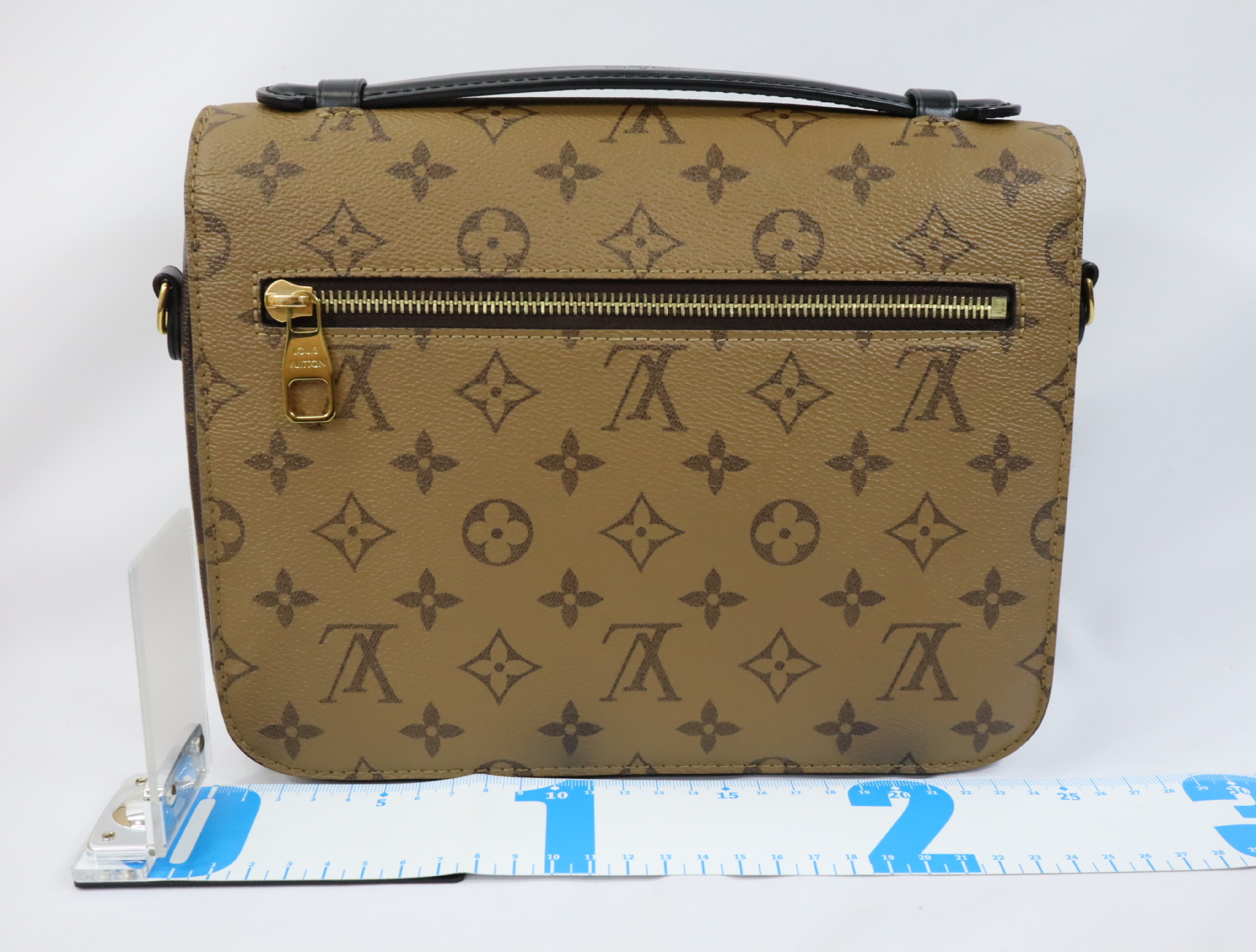 Monogram Reverse Pochette Metis MM M44876 Shoulder Bag (RFID detected) — view 2