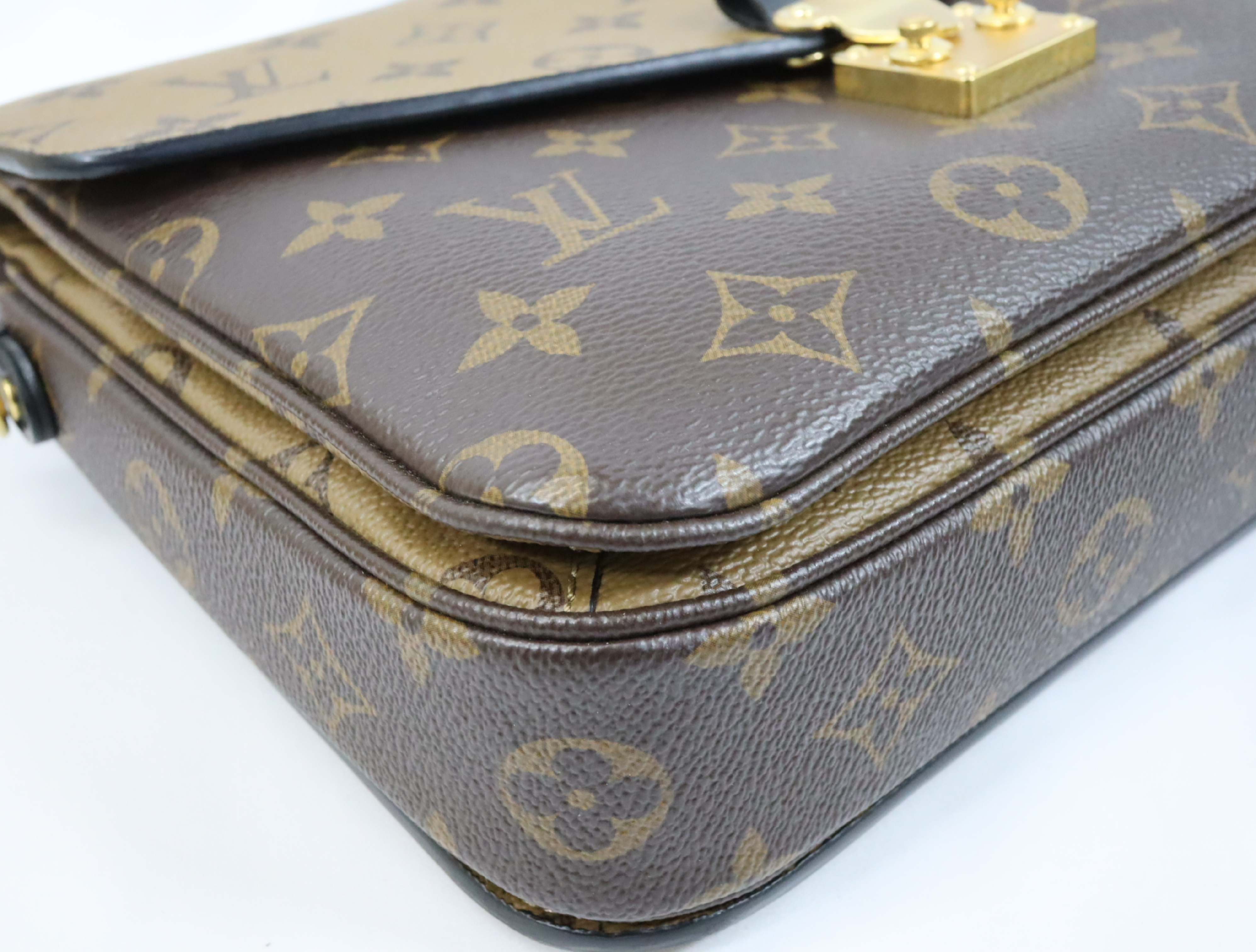 Monogram Reverse Pochette Metis MM M44876 Shoulder Bag (RFID detected) — view 7