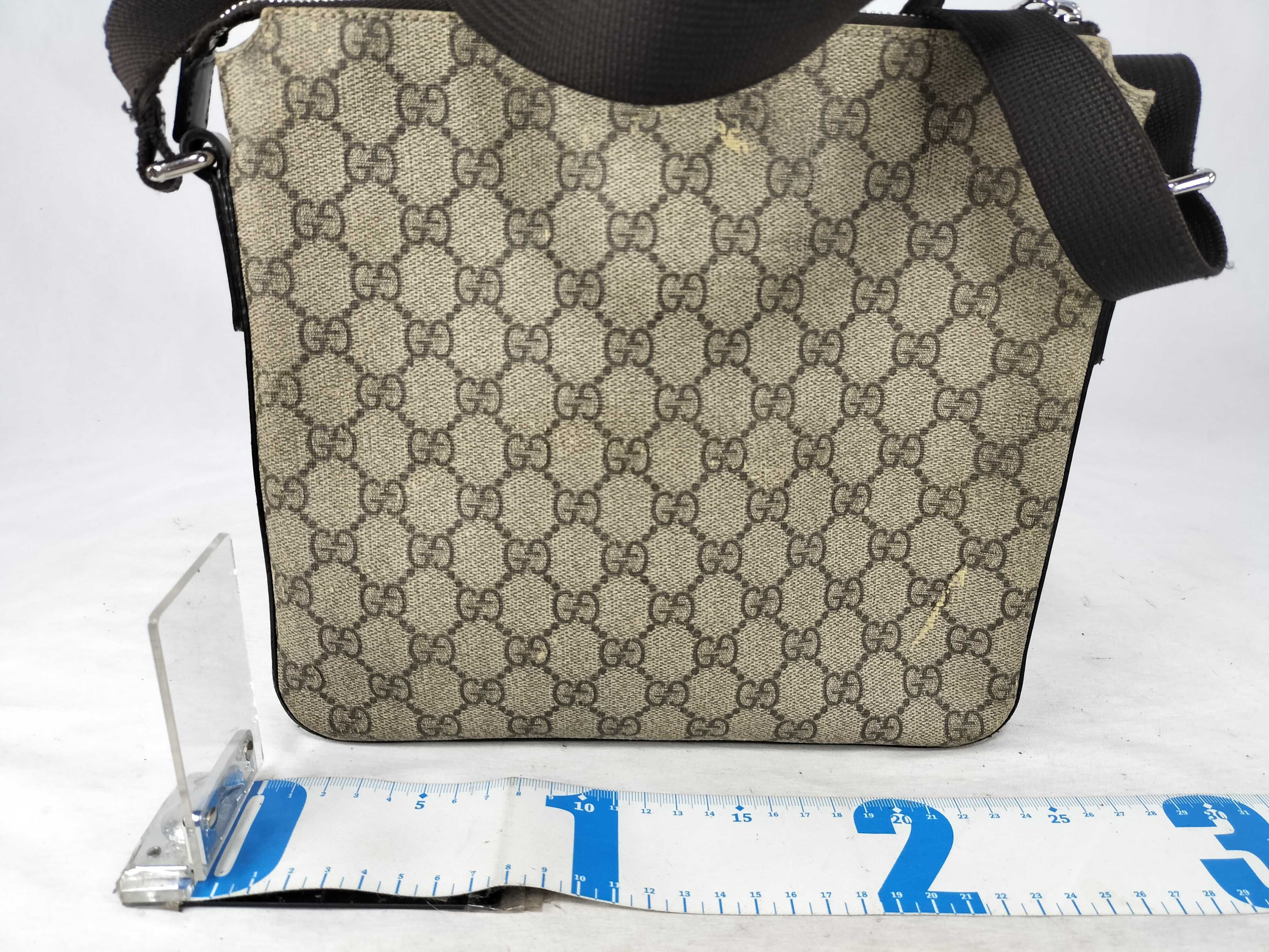GG Supreme Shoulder Bag — view 2