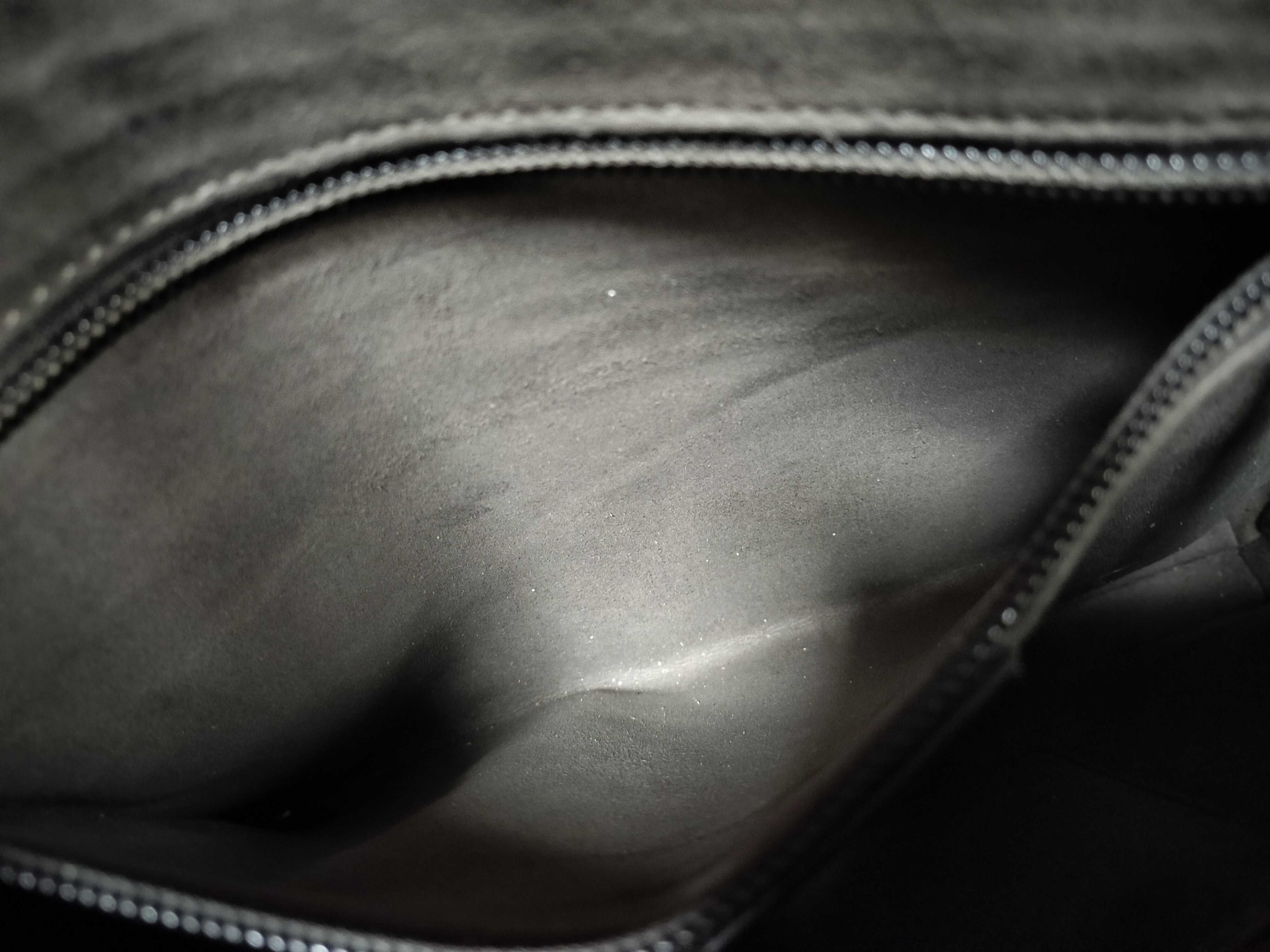 GG Supreme Shoulder Bag — view 11