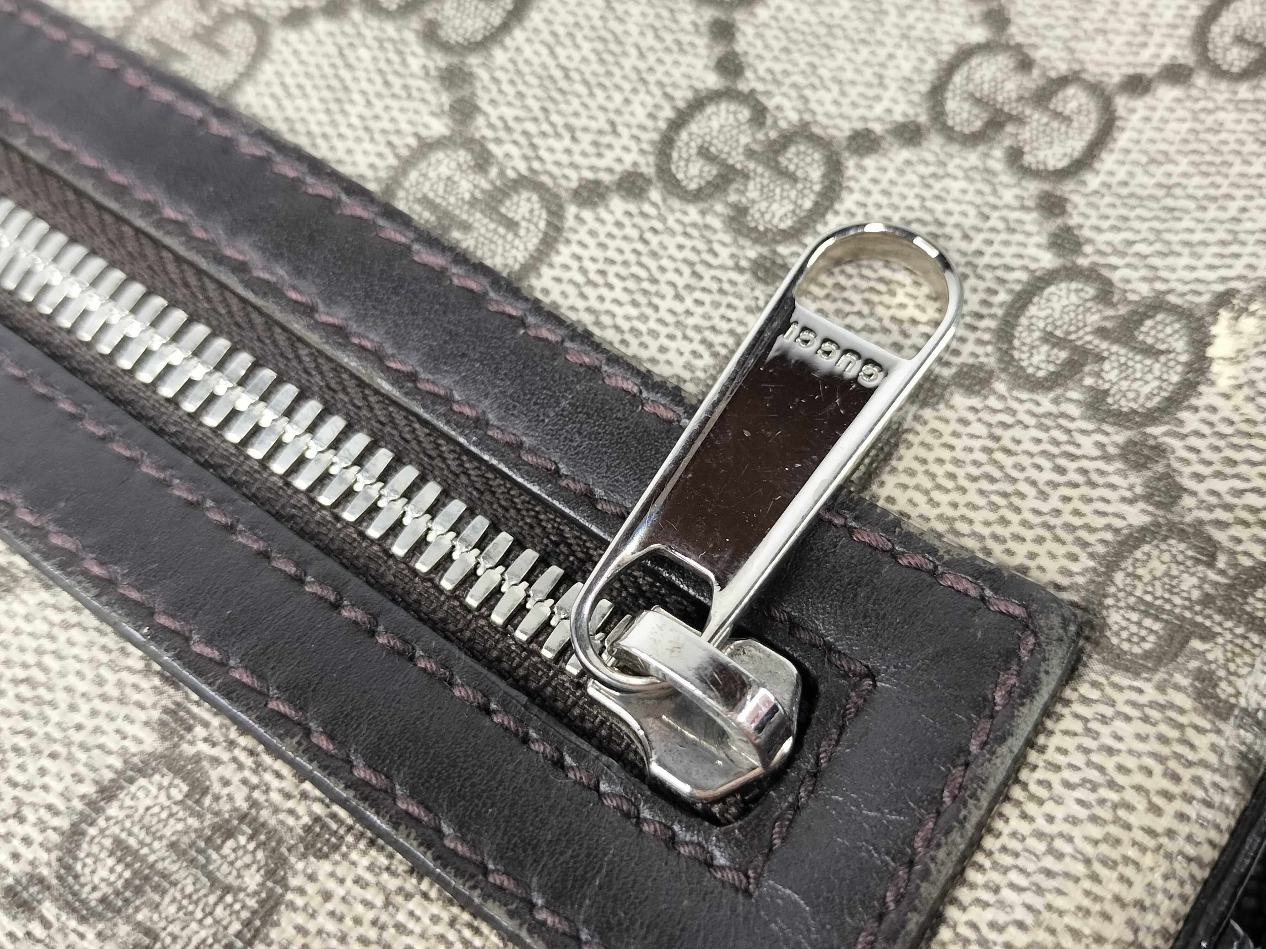 GG Supreme Shoulder Bag — view 15
