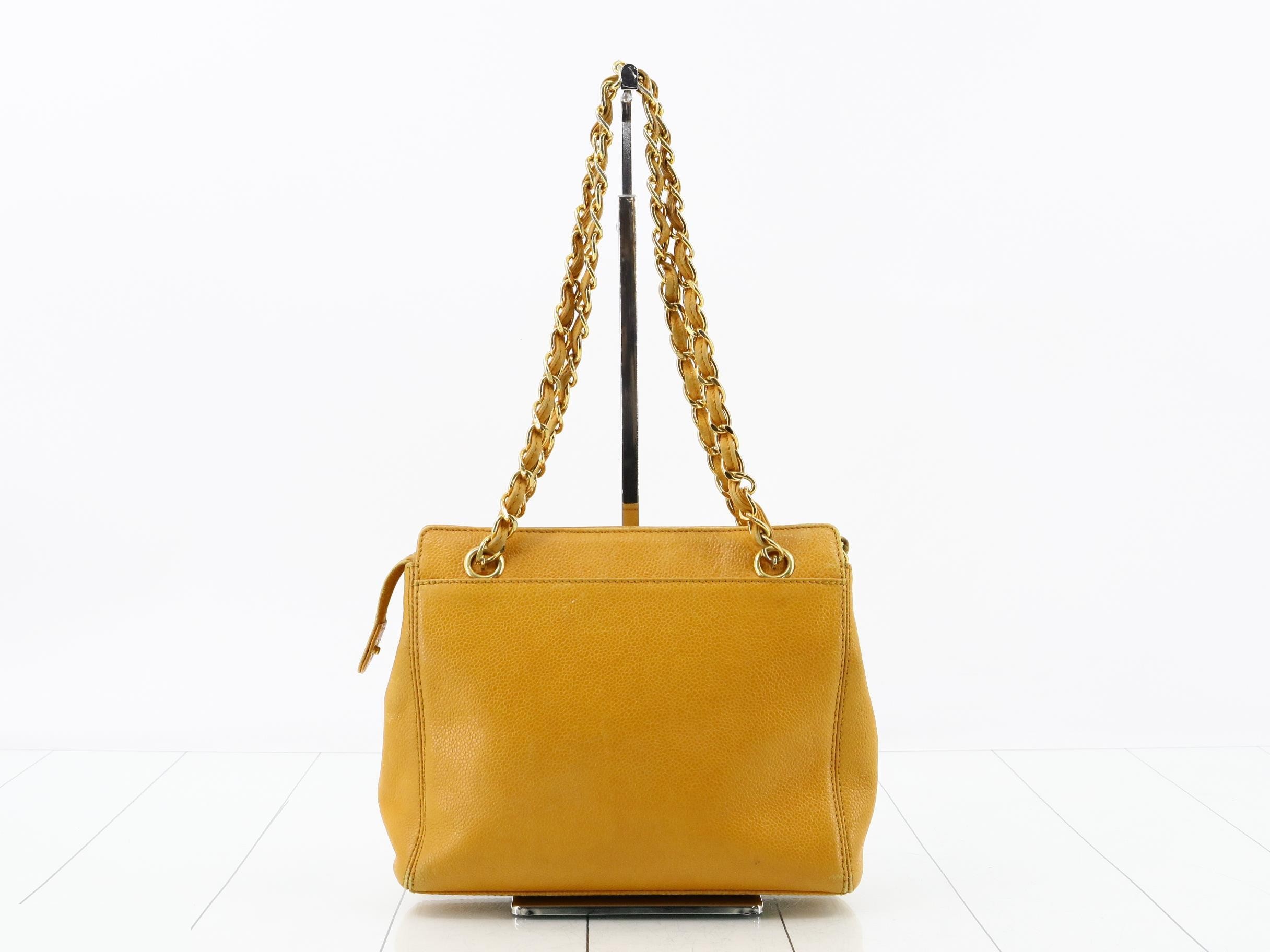 Caviar leather logo chain semi-shoulder bag — view 2