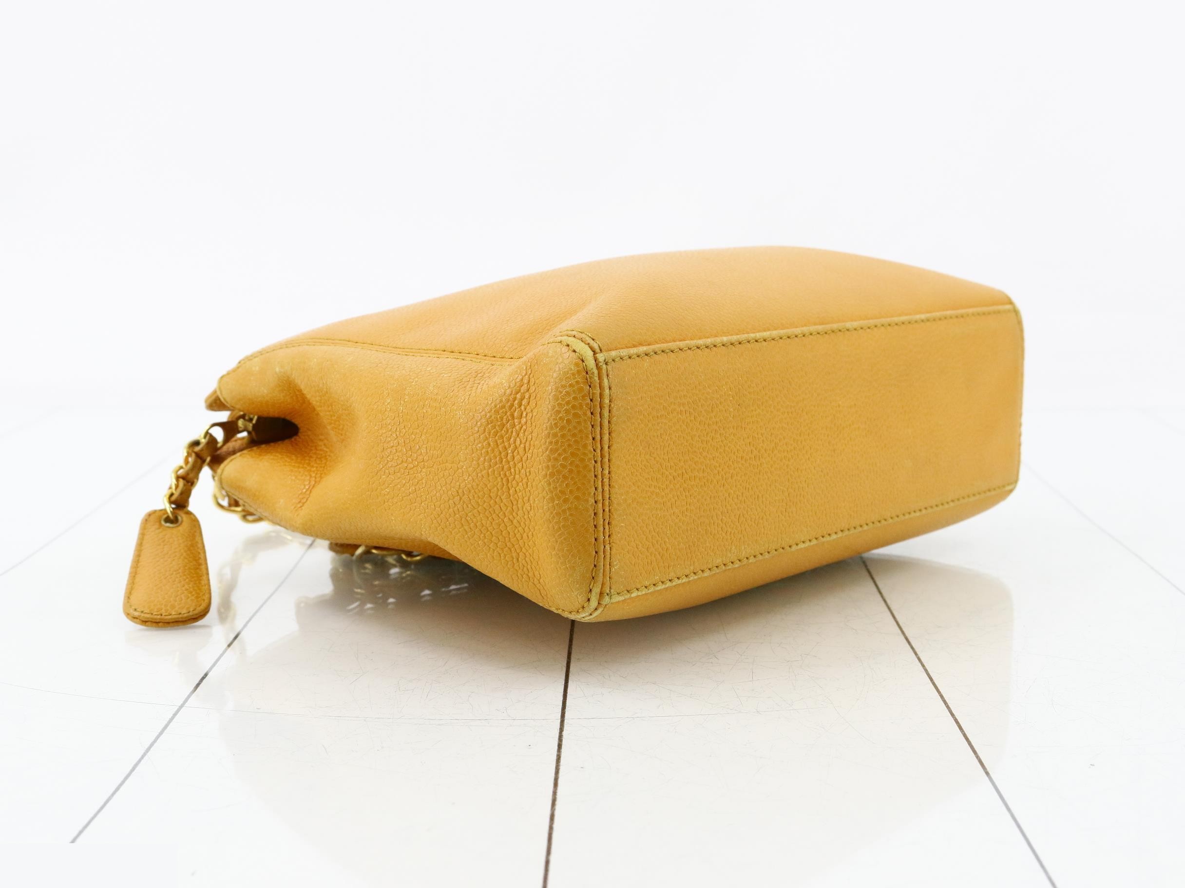 Caviar leather logo chain semi-shoulder bag — view 5