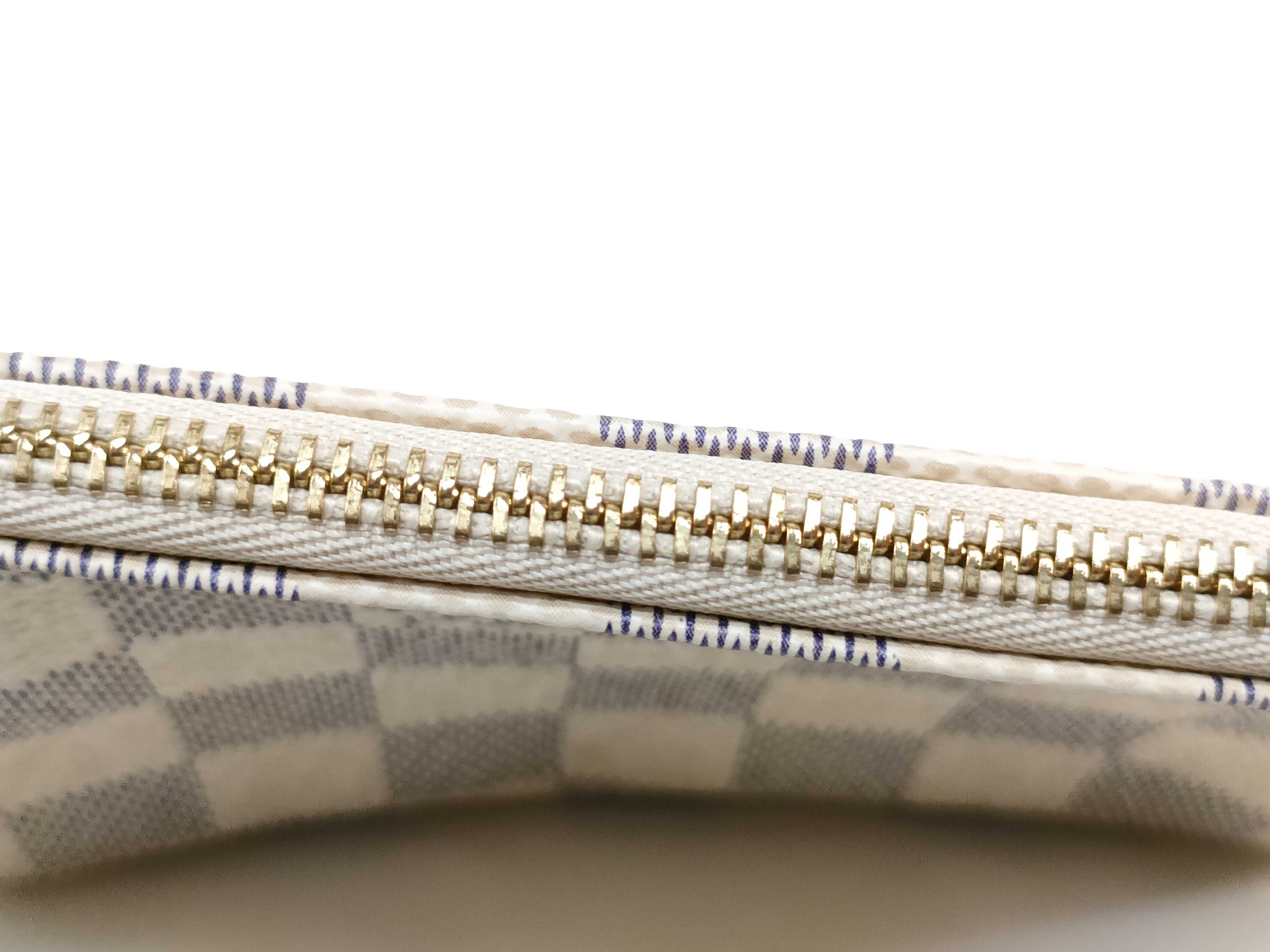 Damier Louis Vuitton Pouch — view 11
