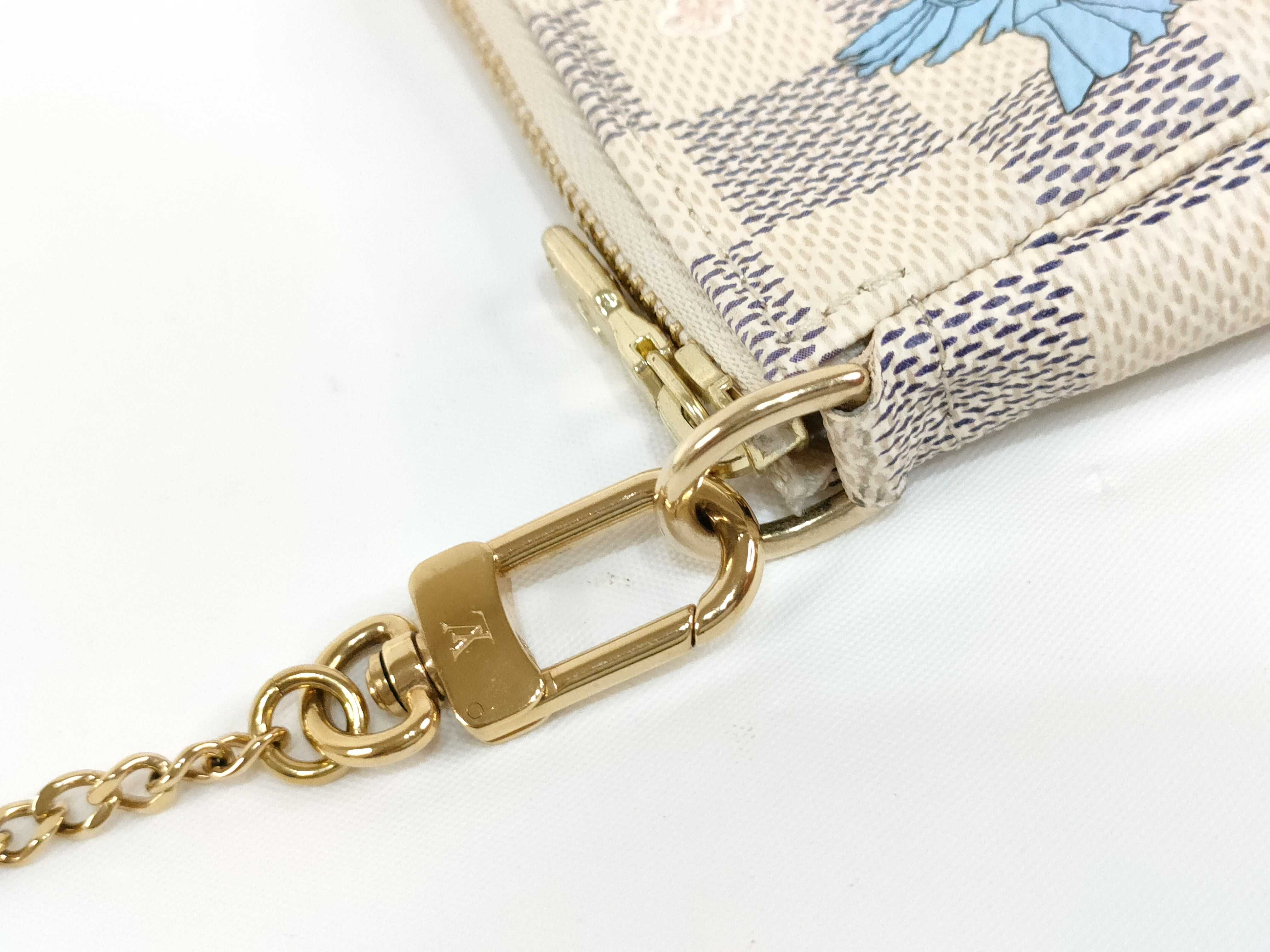Damier Louis Vuitton Pouch — view 5