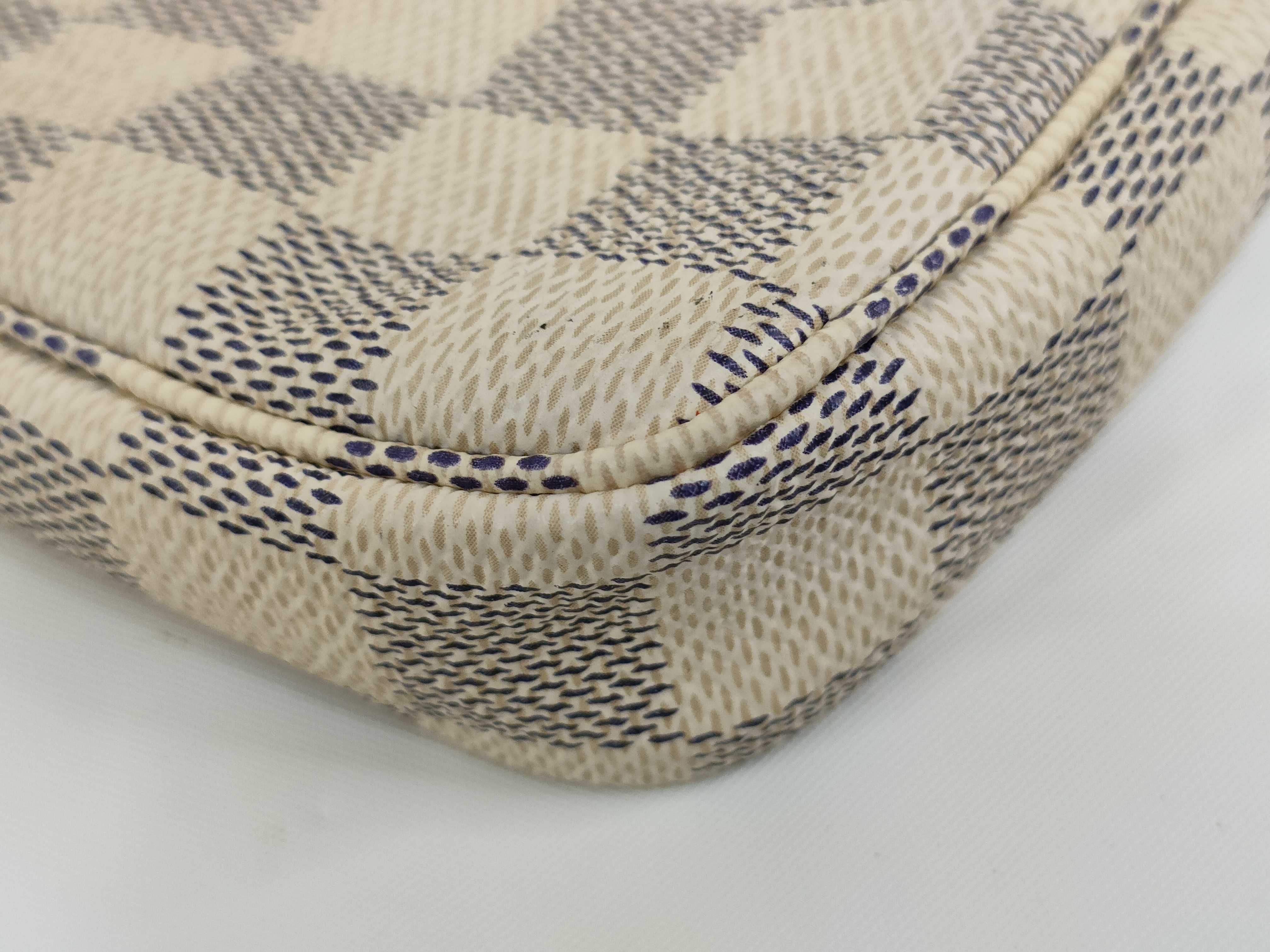 Damier Louis Vuitton Pouch — view 6
