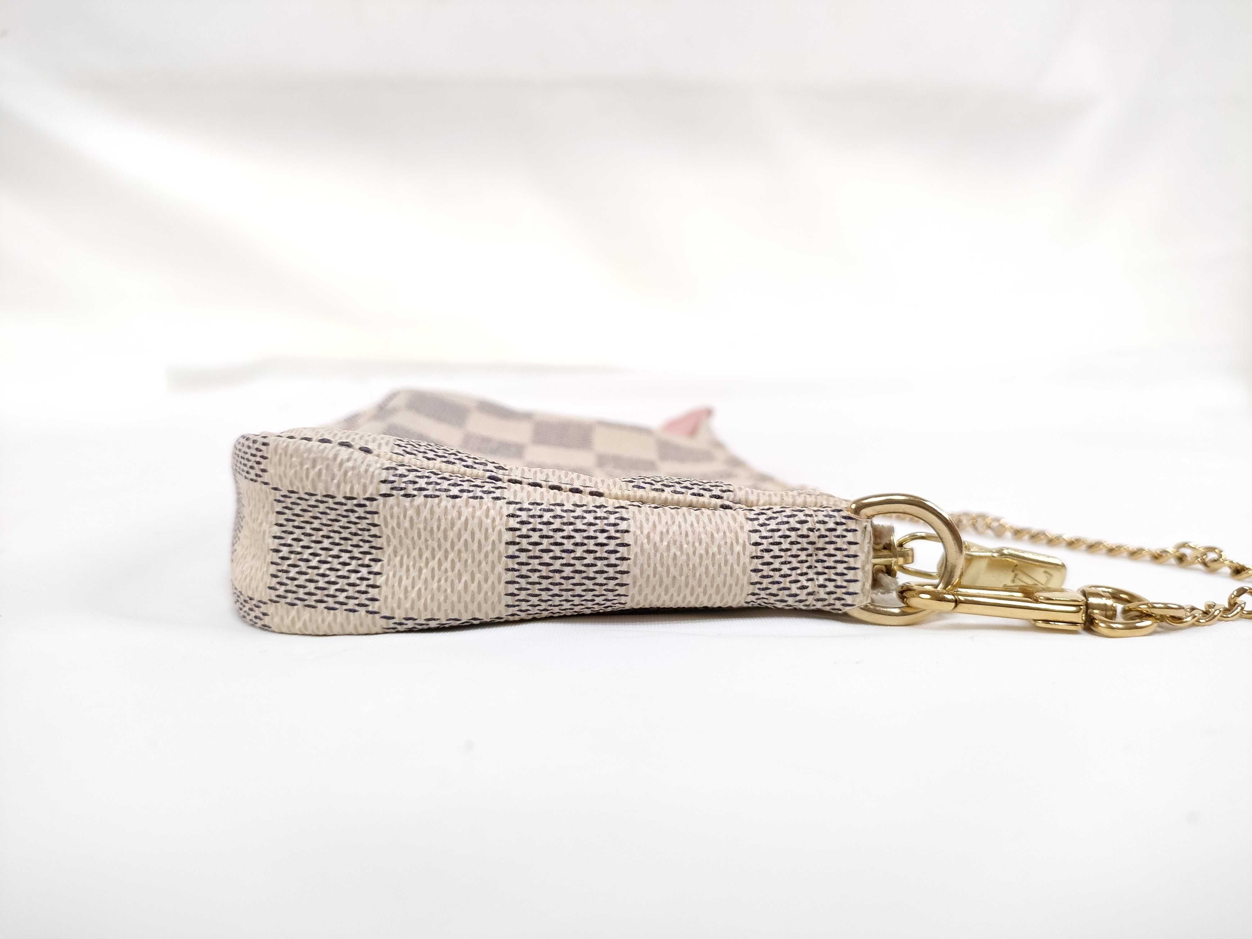 Damier Louis Vuitton Pouch — view 8