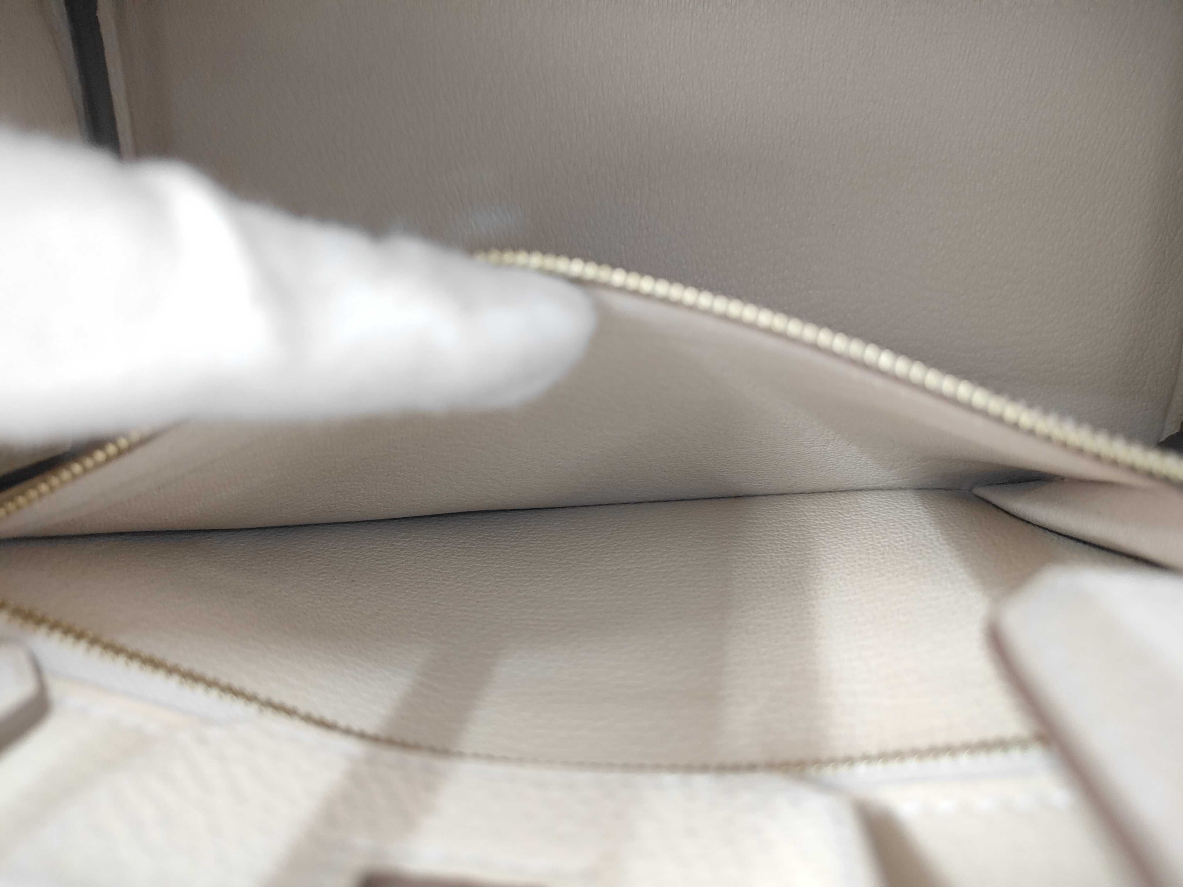 Birkin 25 Togo Leather, Gold Hardware, Gold Stamp Handbag — view 14