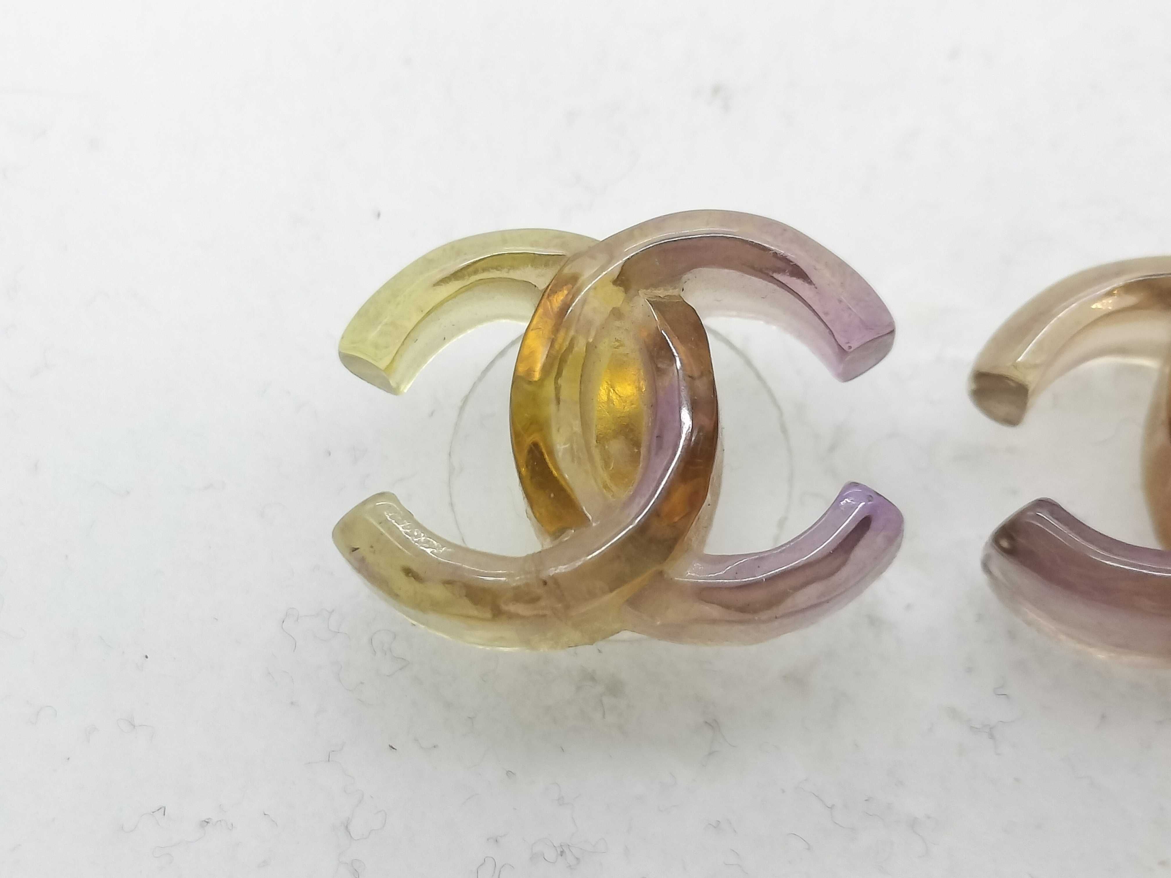 02P Earring (One earring without backing) — view 2