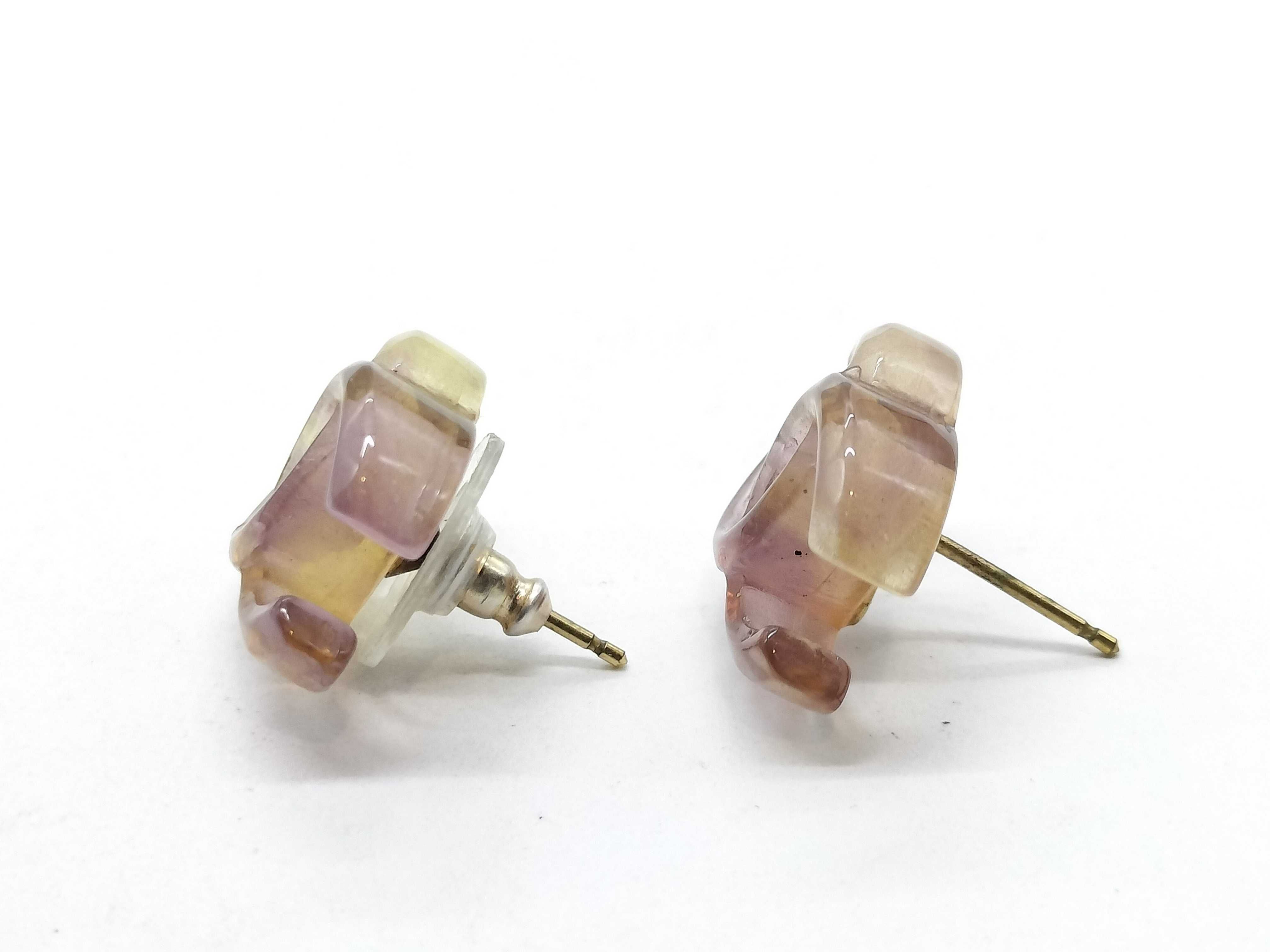02P Earring (One earring without backing) — view 4