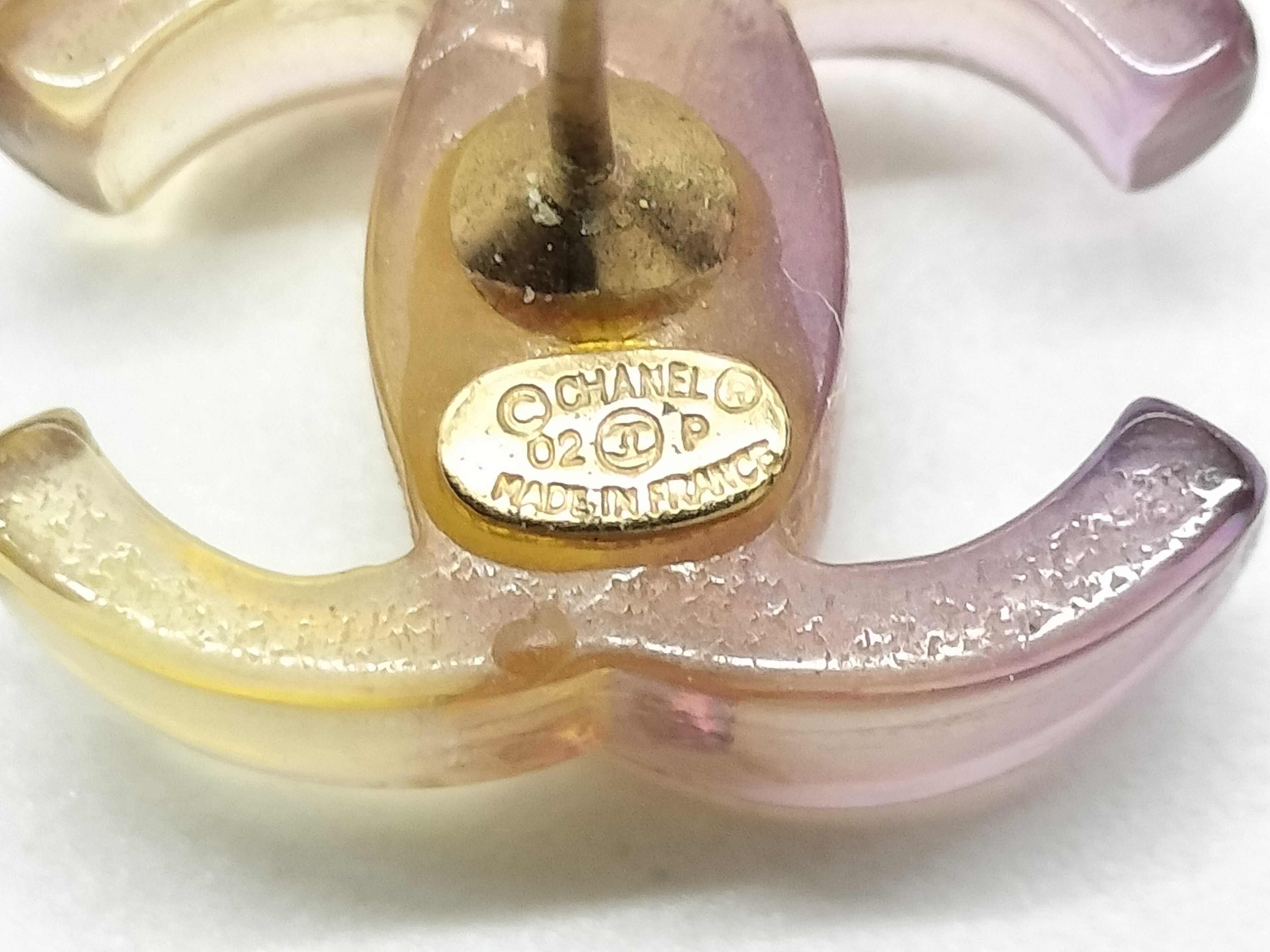 02P Earring (One earring without backing) — view 6
