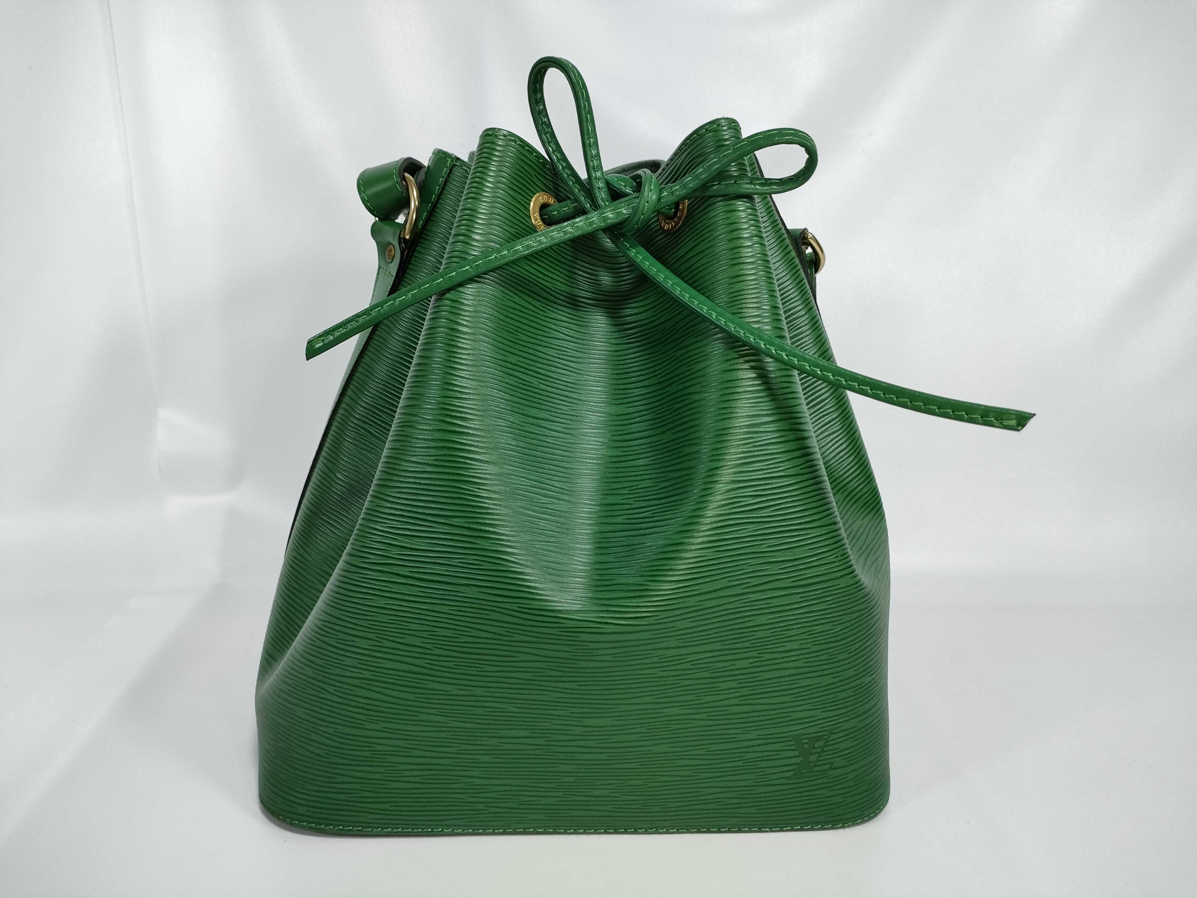 Epi M44104 Petit Noé Shoulder Bag