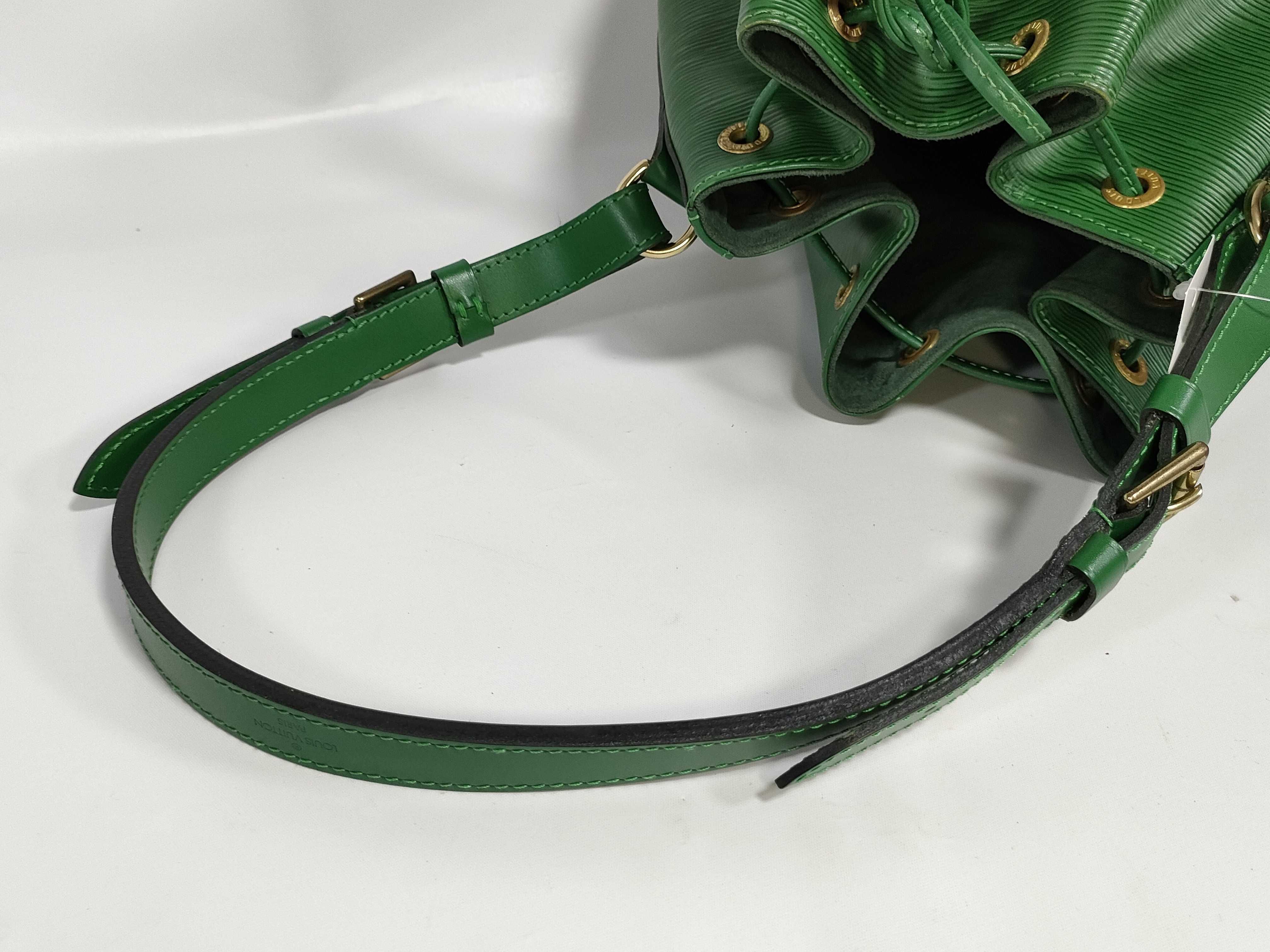 Epi M44104 Petit Noé Shoulder Bag — view 3