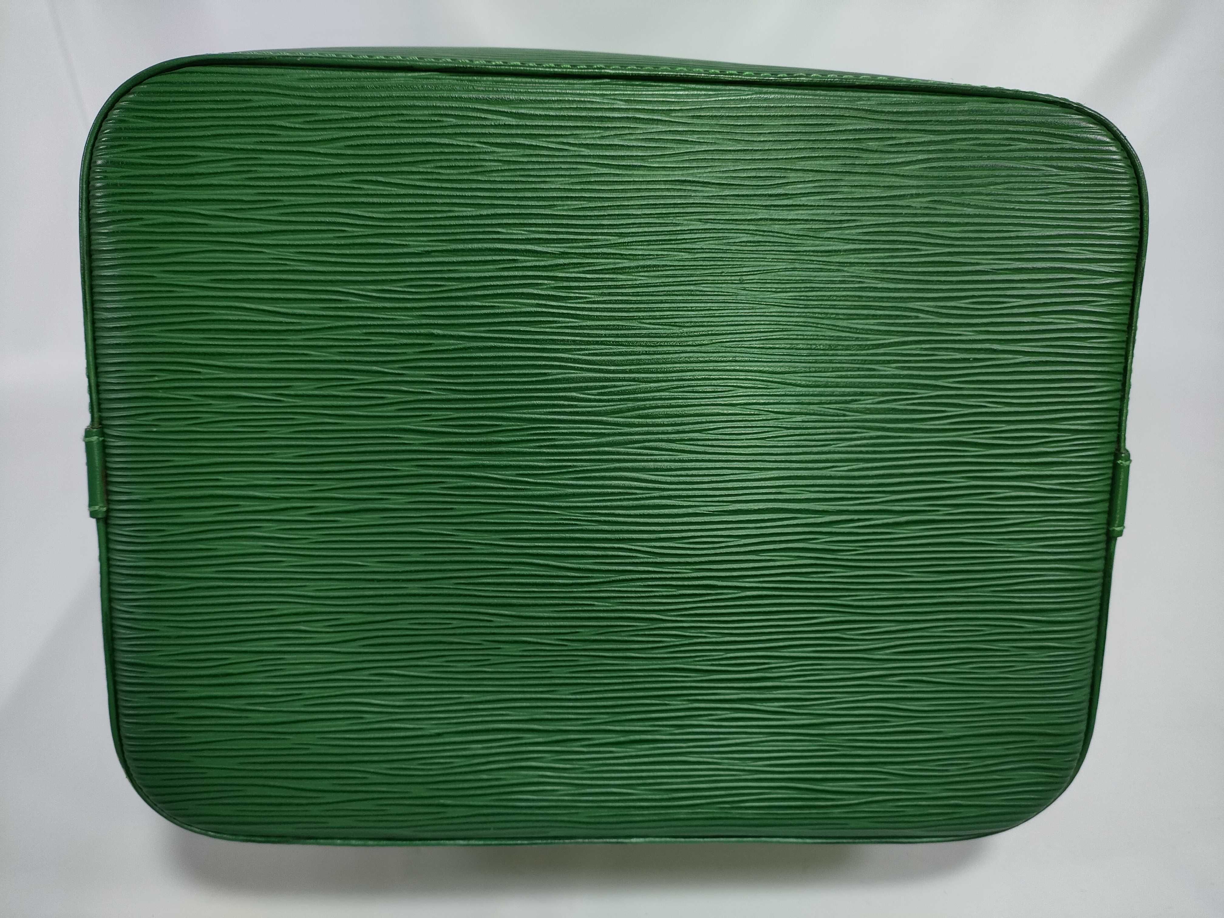 Epi M44104 Petit Noé Shoulder Bag — view 7
