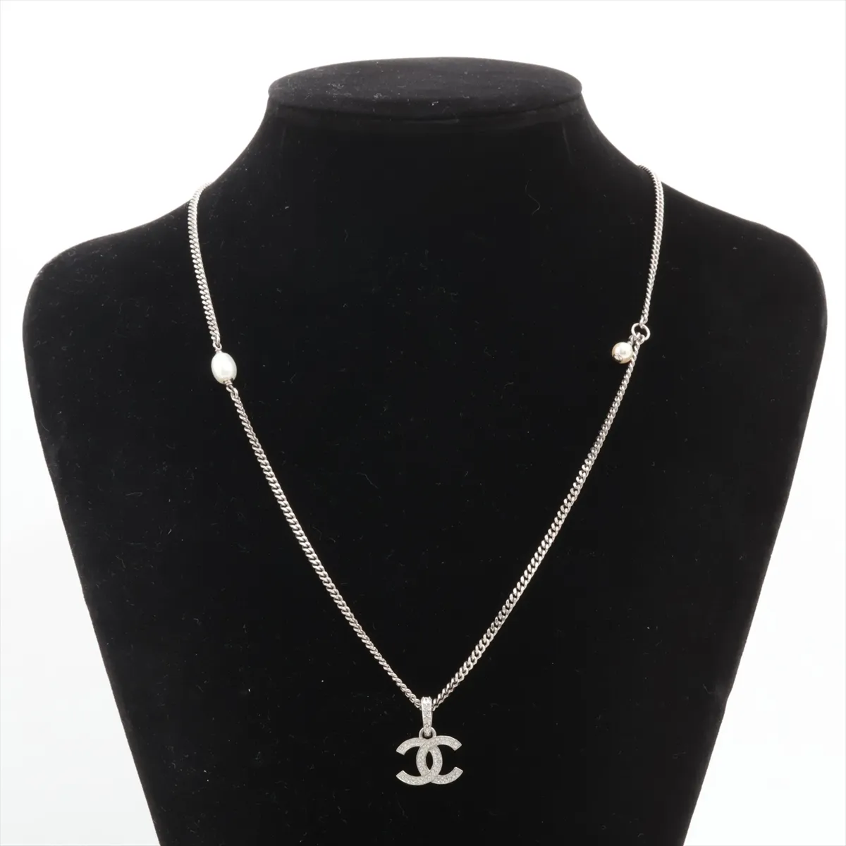 Coco Mark B20S Necklace, GP x Rhinestone x Faux Pearl, Silver. Shows — view 5