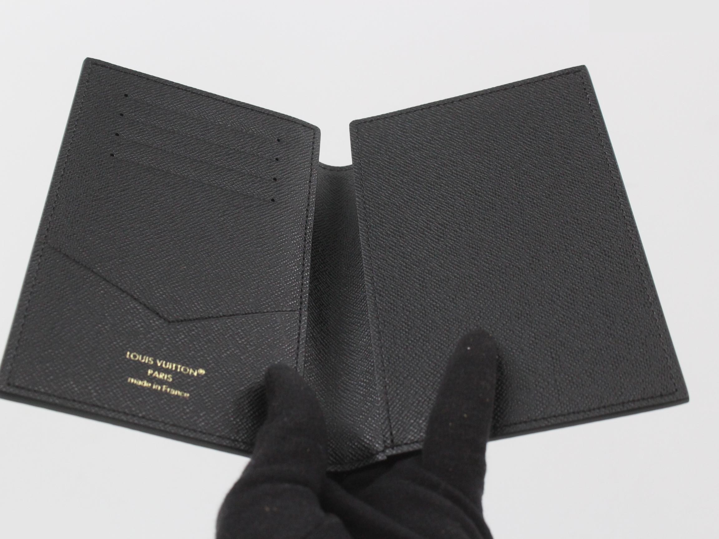 Passport cover, Couverture Passeport, List price ¥56,100 — view 4