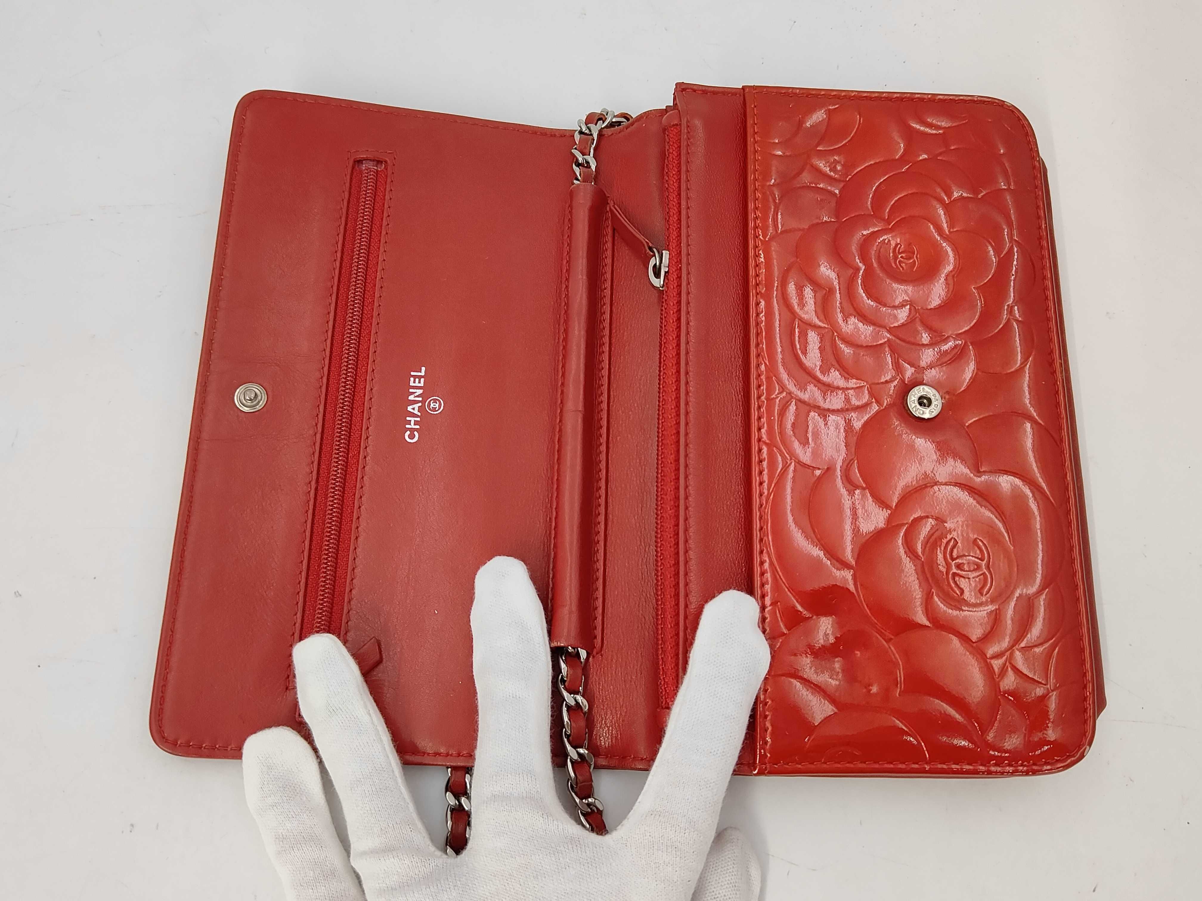 Coco Mark Camellia Chain Wallet Shoulder Bag — view 11