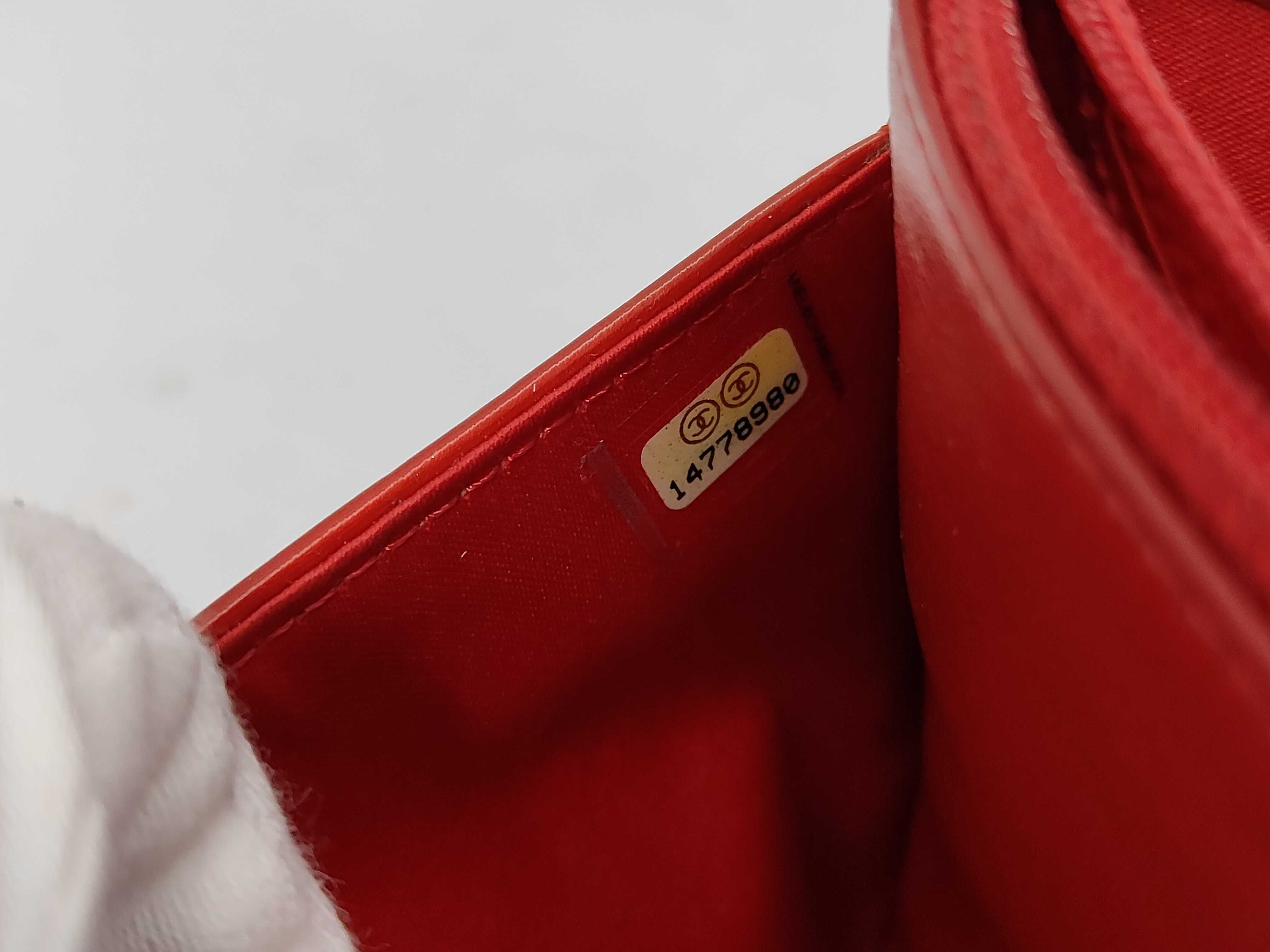Coco Mark Camellia Chain Wallet Shoulder Bag — view 9