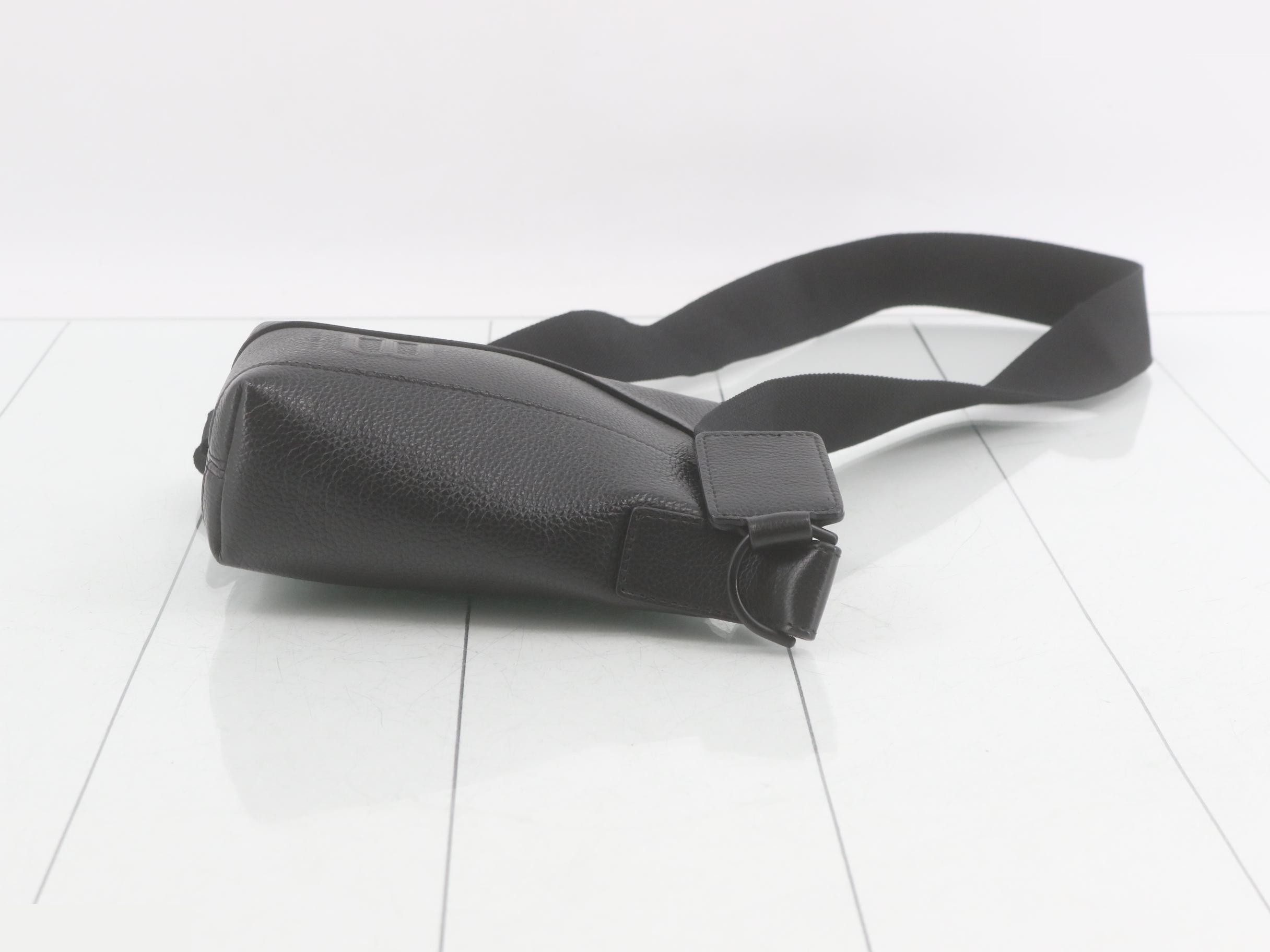 Leather B logo shoulder bag — view 3