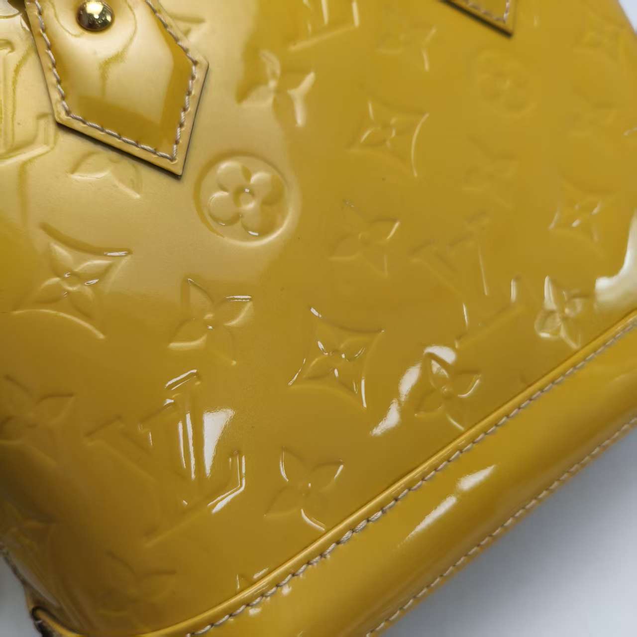 【*Shipped from: China*】LOUIS VUITTON Alma Patent Leather Shoulder Bag — view 12