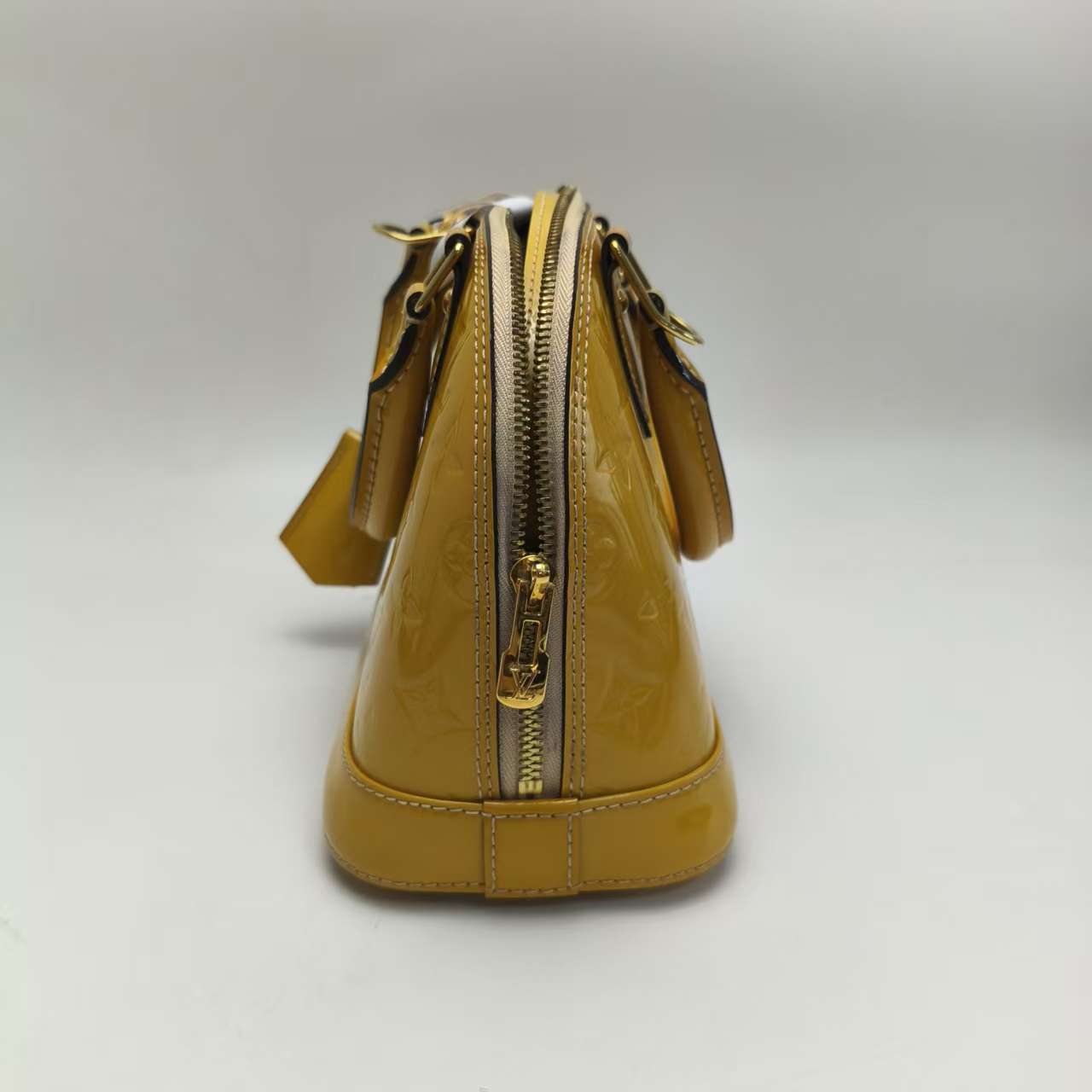 【*Shipped from: China*】LOUIS VUITTON Alma Patent Leather Shoulder Bag — view 3