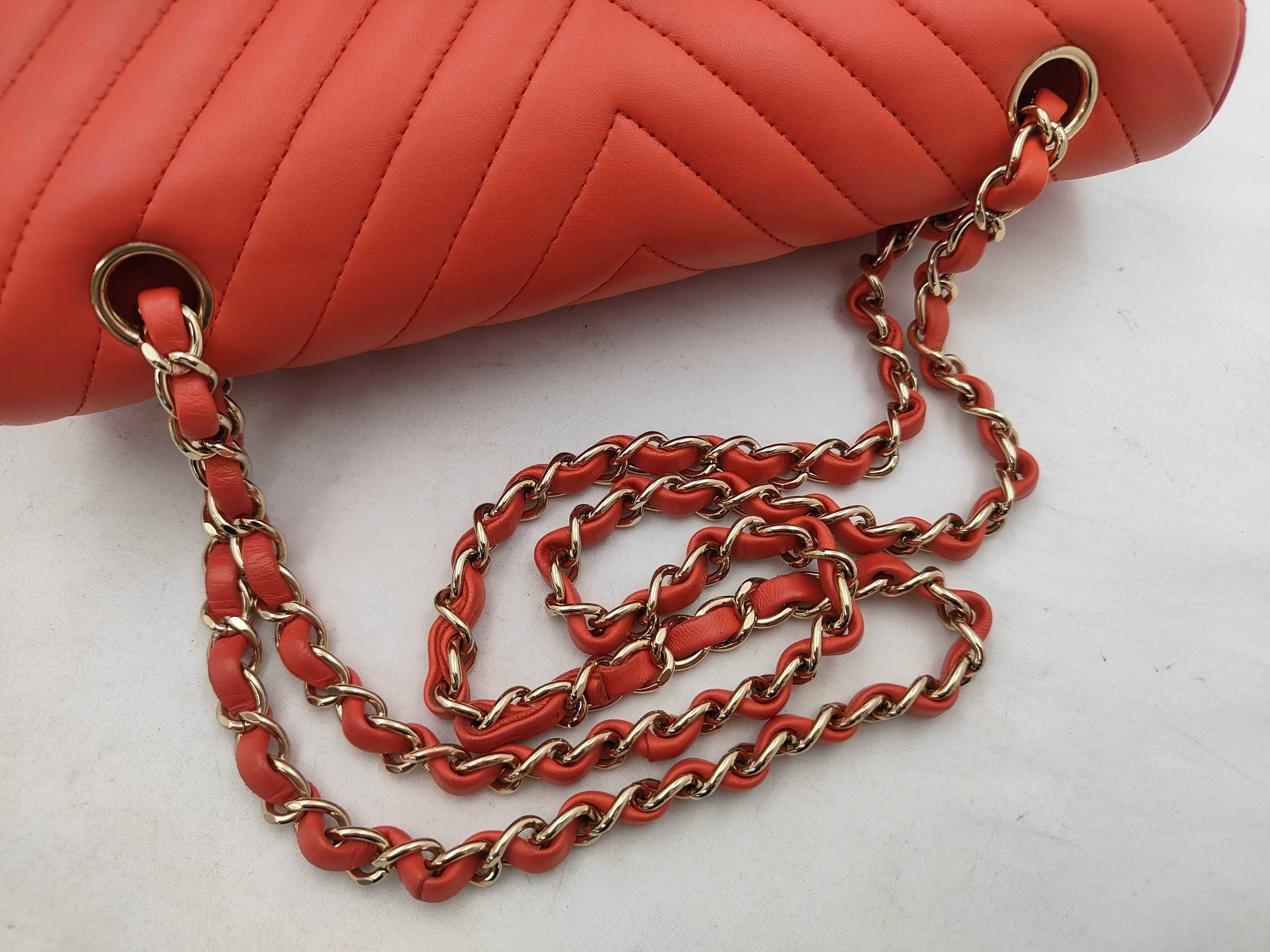 Matelassé 25 Double Flap Chain Shoulder Bag, V-Stitch, Lambskin, Red Shoulder Bag — view 3