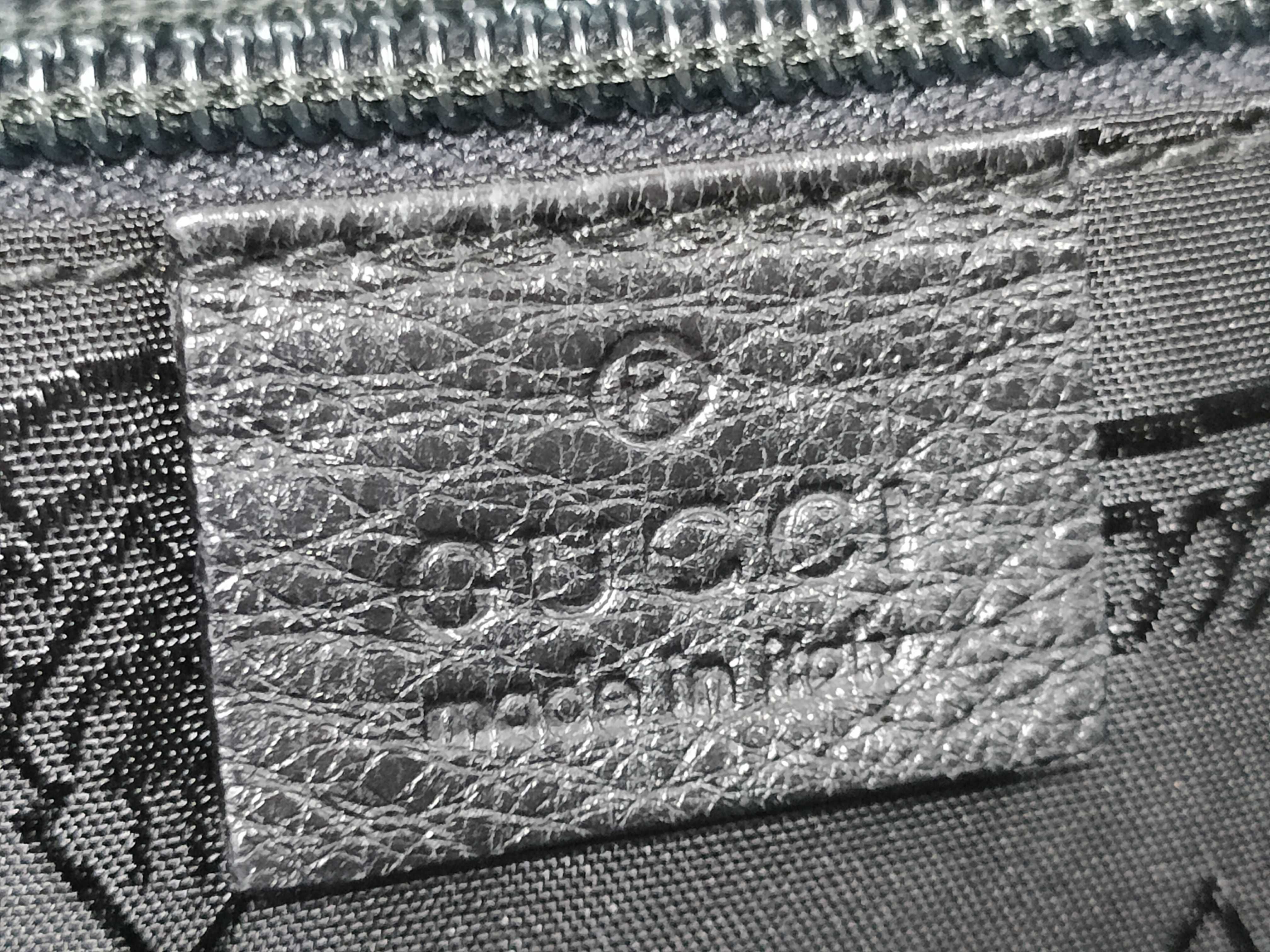 Guccisima Leather Shoulder Bag — view 12