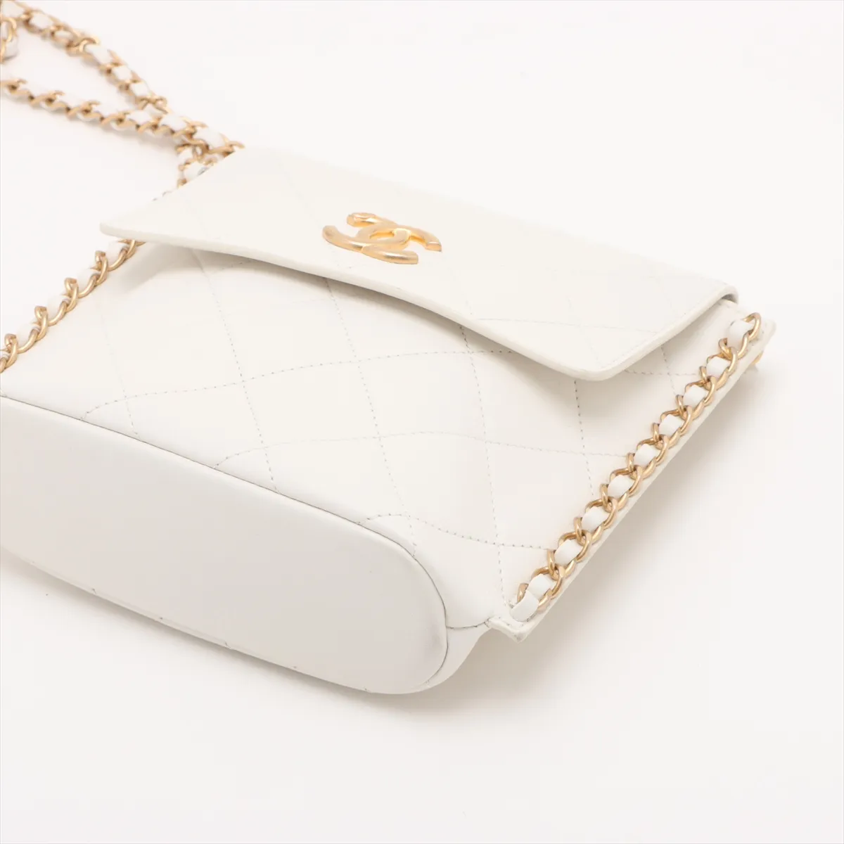 Matelasse Lambskin Chain Shoulder Bag White Gold Hardware 31349839 31s — view 3