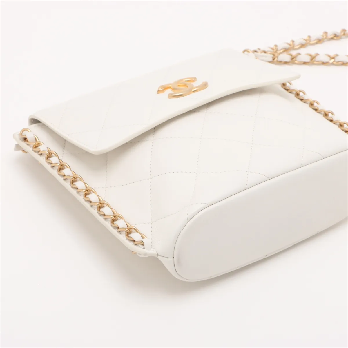Matelasse Lambskin Chain Shoulder Bag White Gold Hardware 31349839 31s — view 4