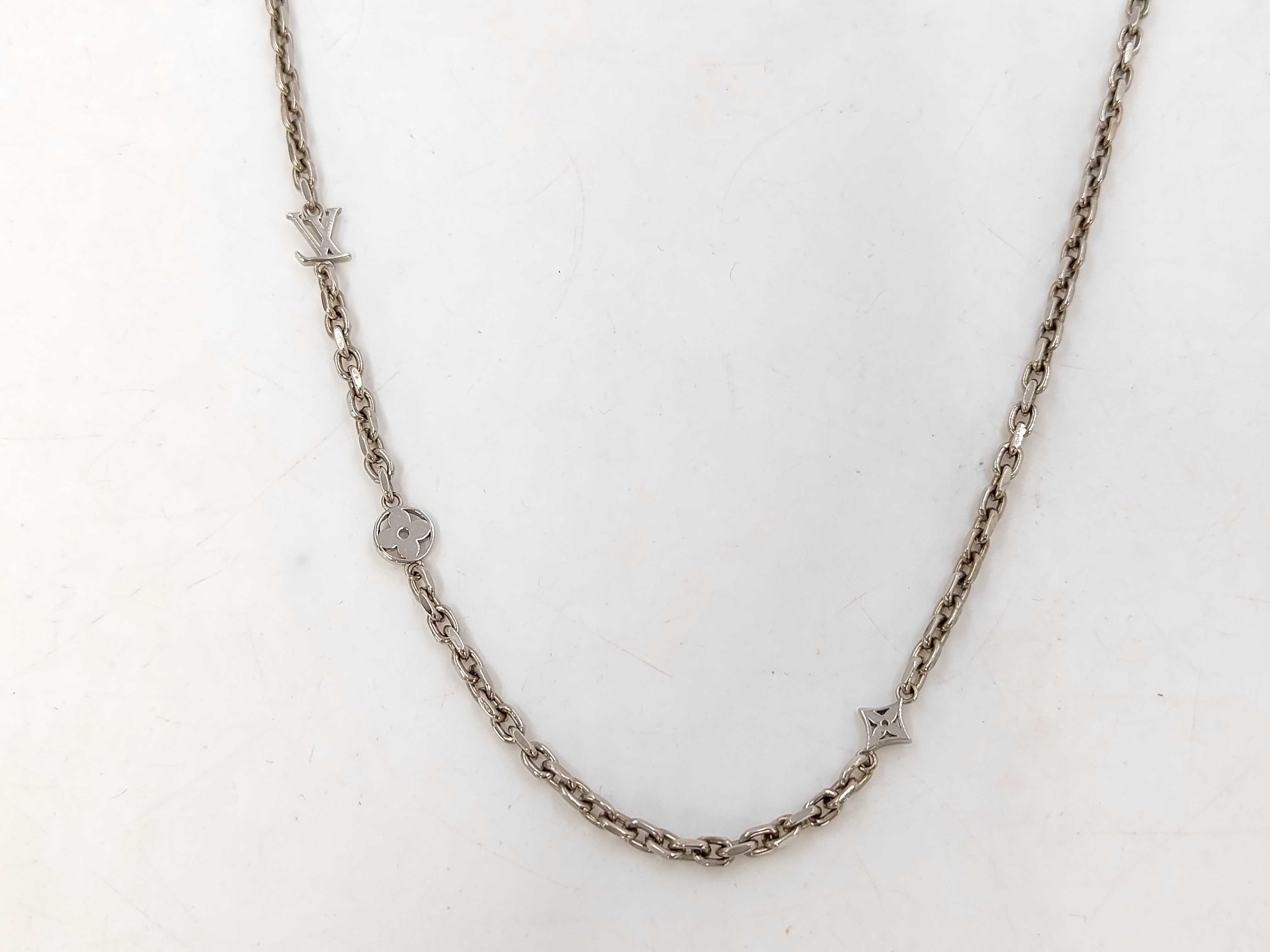 LV Yours Necklace M02739 AK0226 (Includes box and dust bag) — view 2