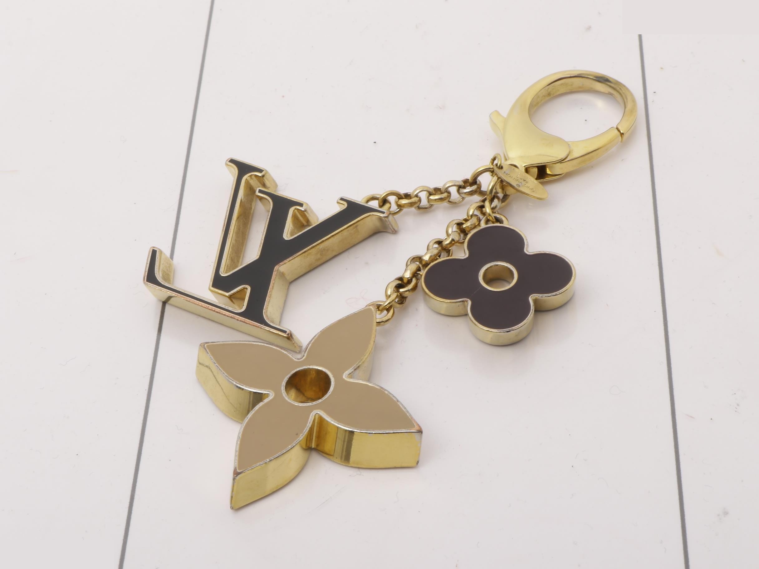 LV bag charm fleur de monogram — view 2