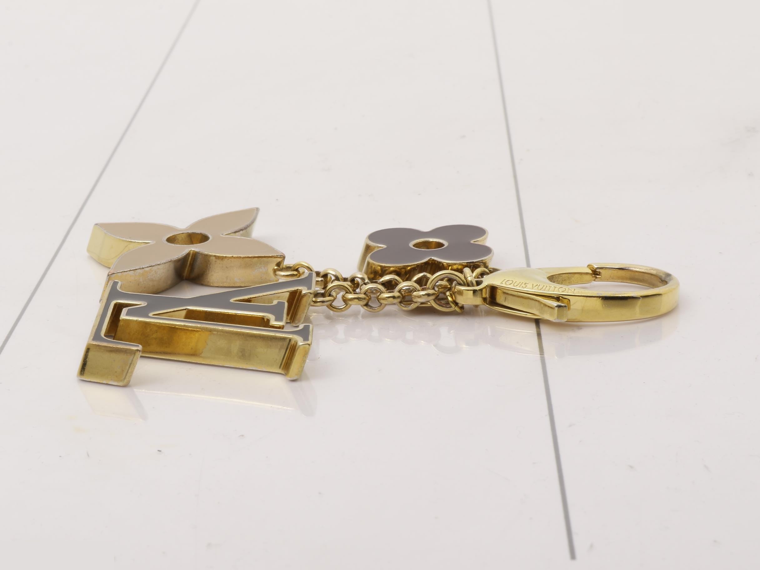 LV bag charm fleur de monogram — view 3