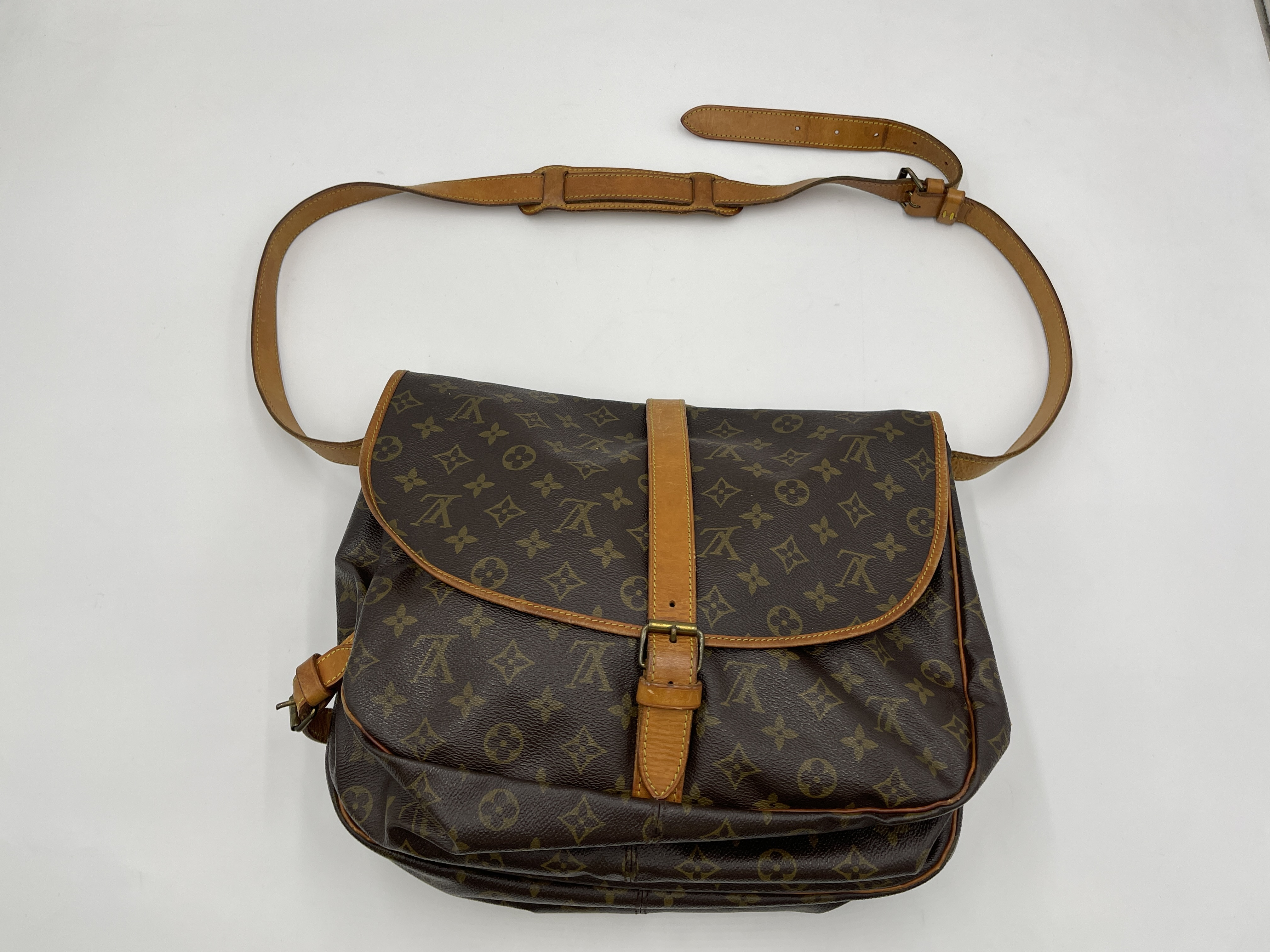 Monogram Saumur 35 M42254 883VI Shoulder Bag — view 3