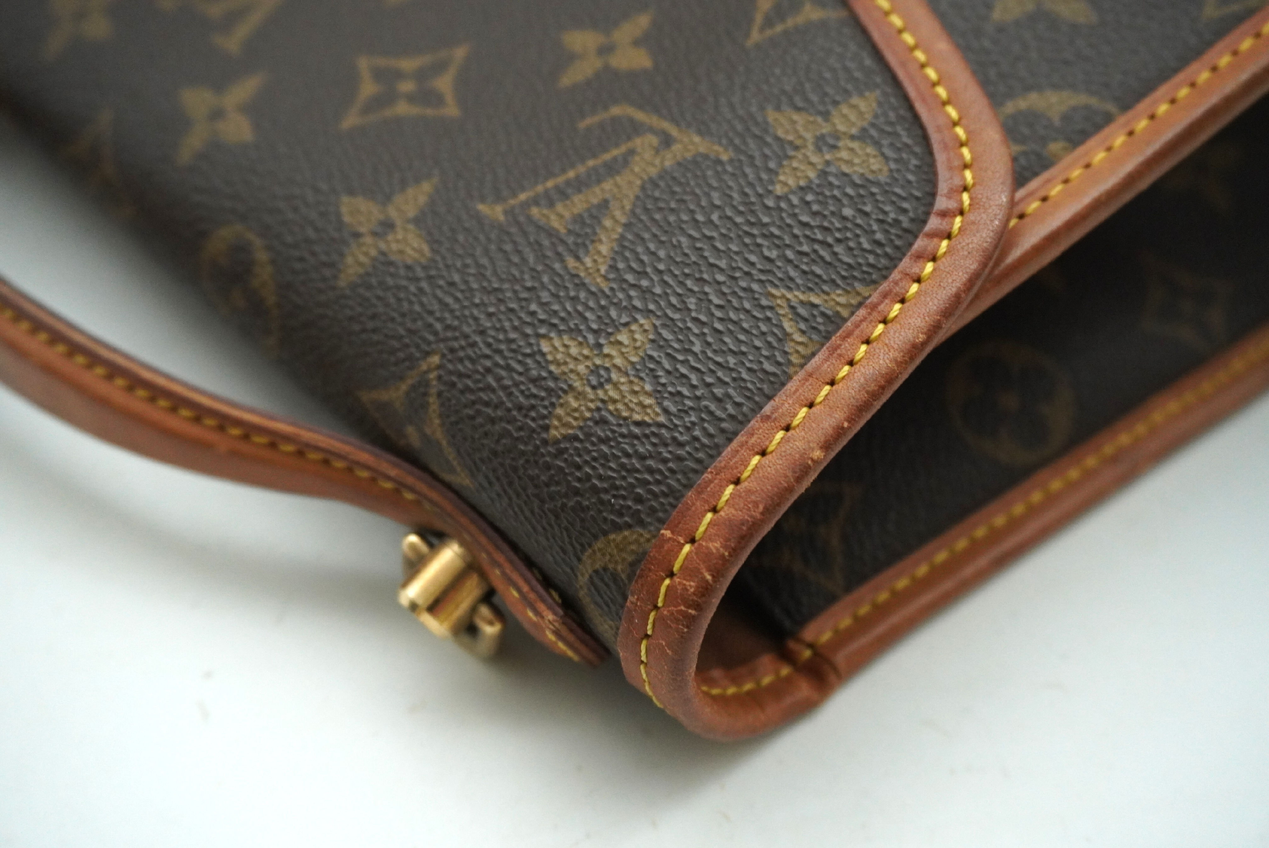 Monogram Bel Air M51122 Shoulder Strap Handbag — view 8