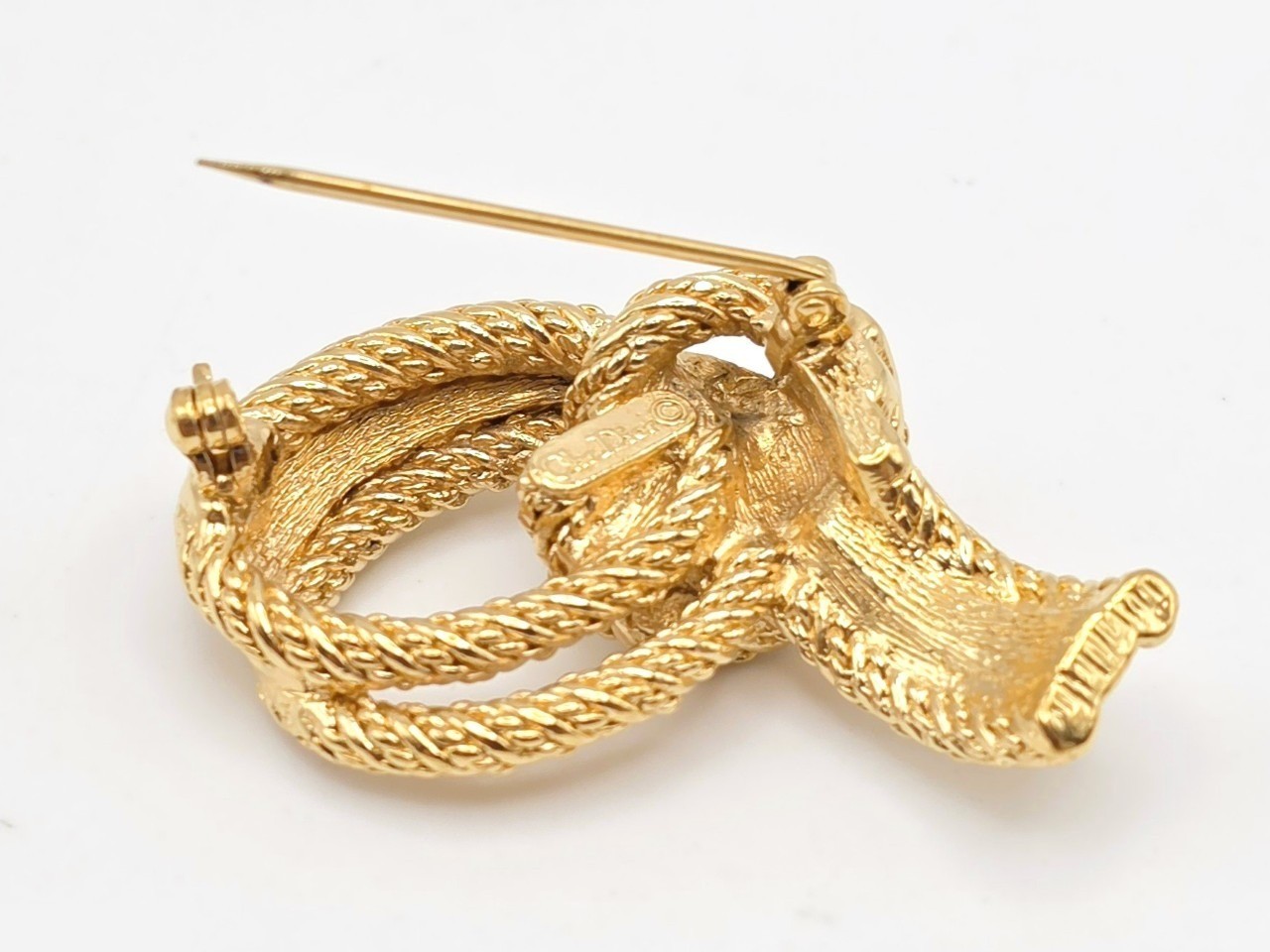 brooch — view 4