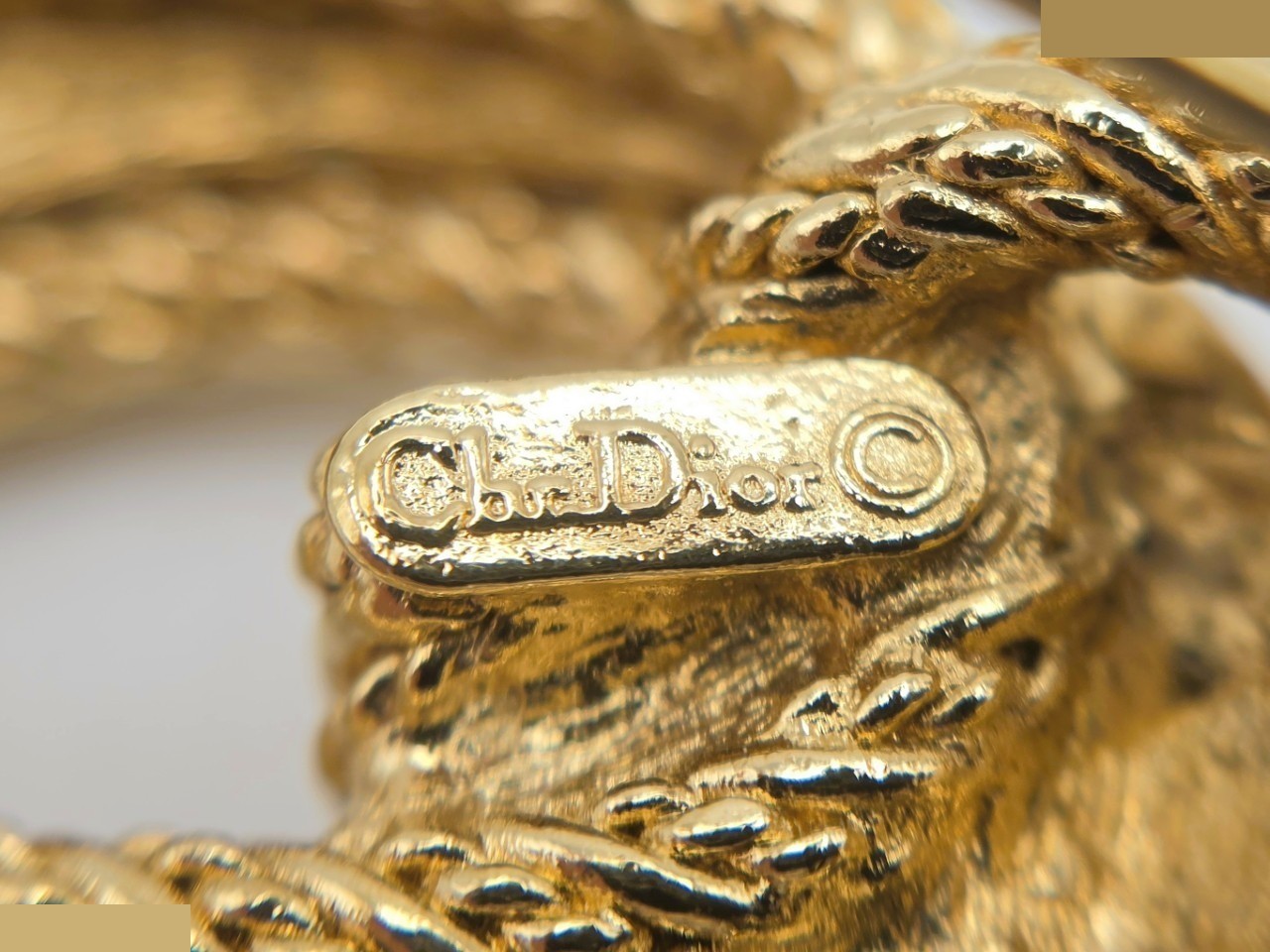 brooch — view 5