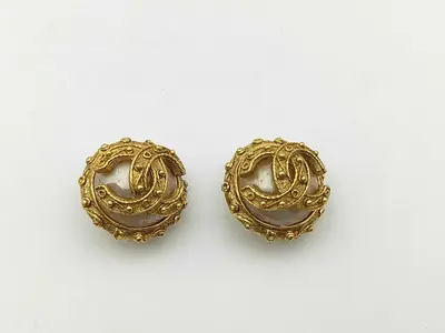 Coco Mark Gold Pearl Earrings