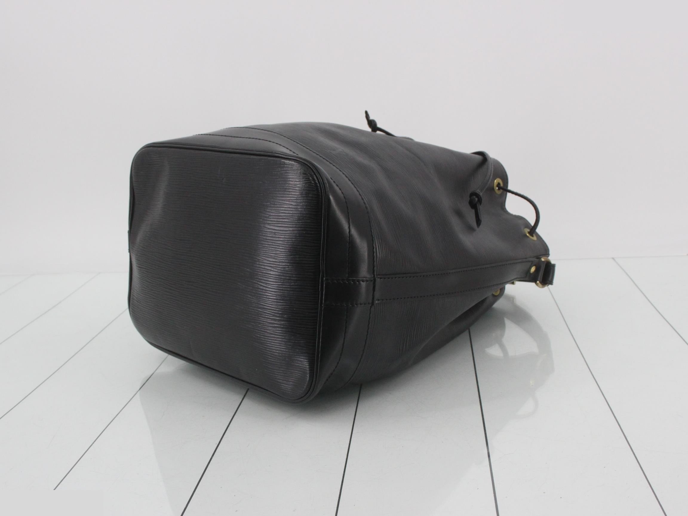 Noé Noir — view 6