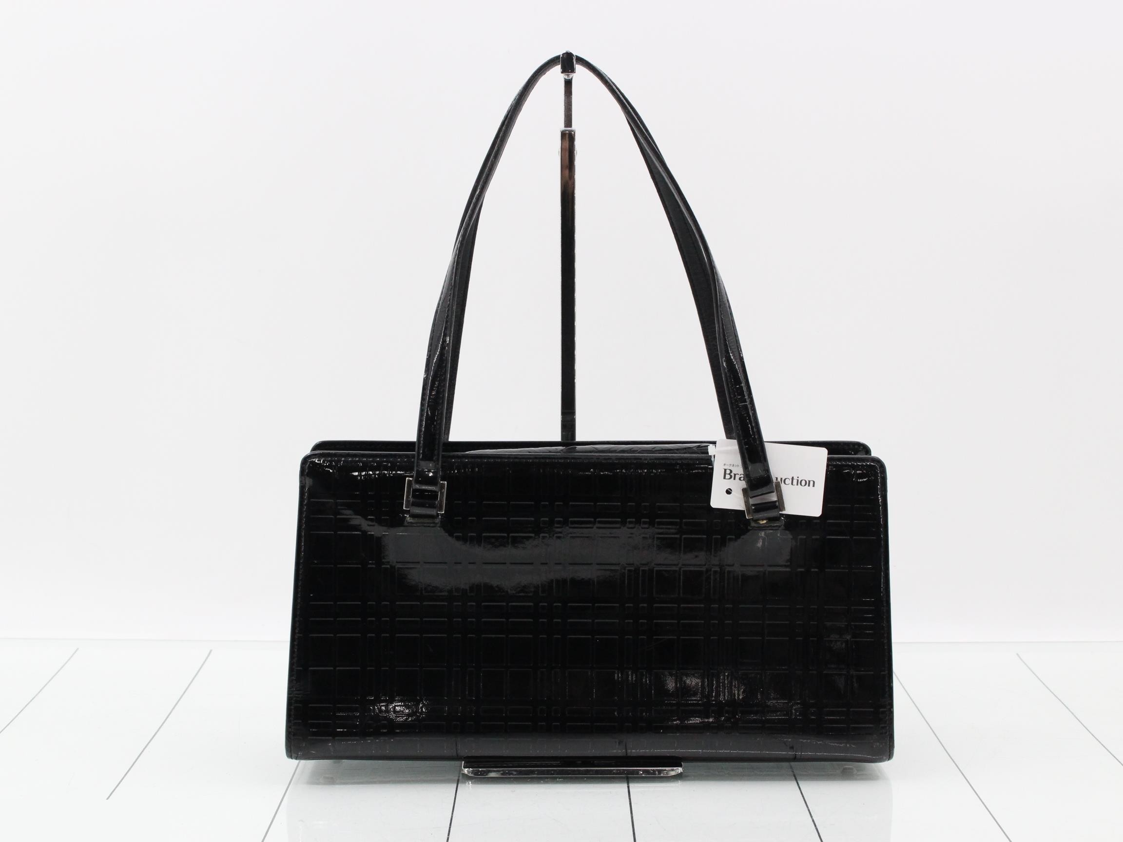 Shadow check embossed black