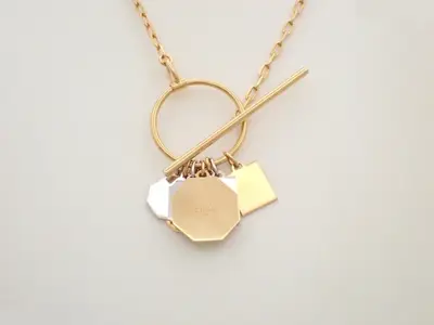 Other lines: Precious metals, necklaces, pendants, neck circumference approximately 96 cm.