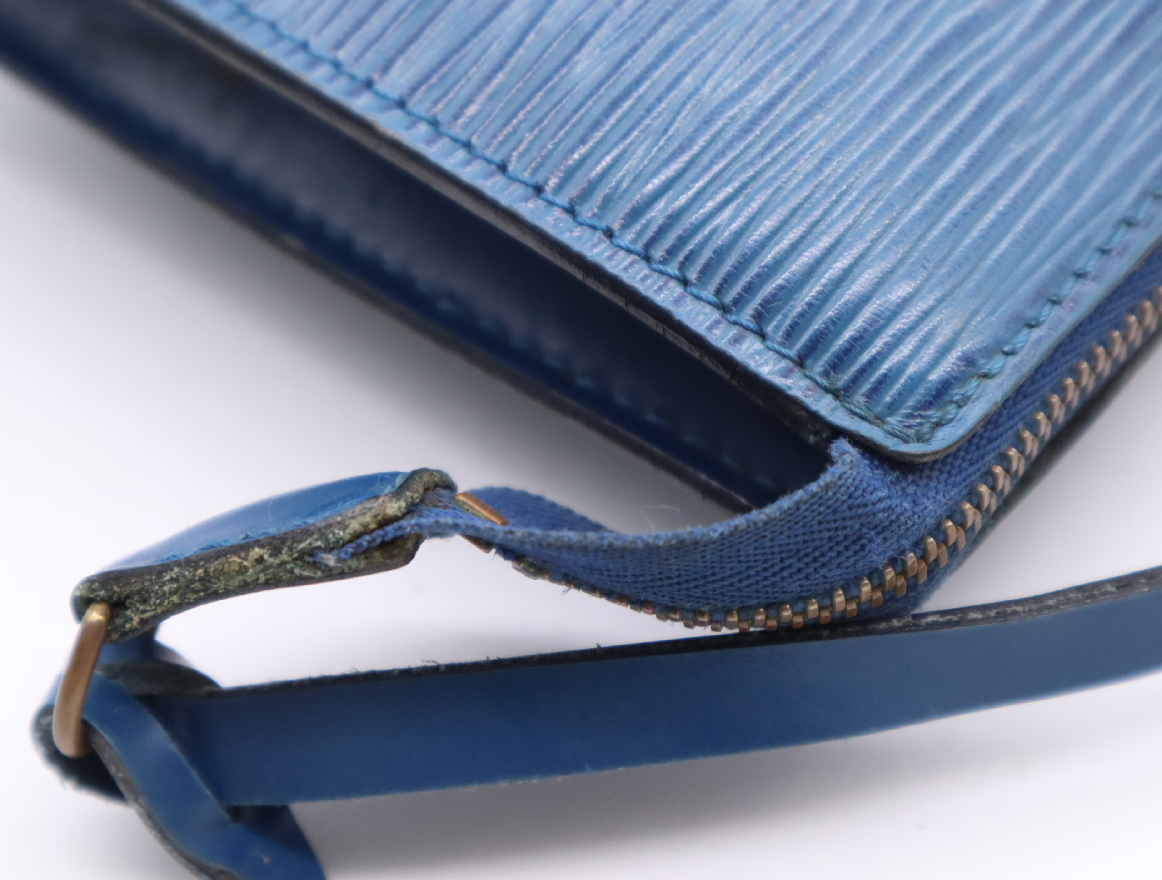 M52955 Epi Pochette Accessoires Toledo Blue Pouch — view 8
