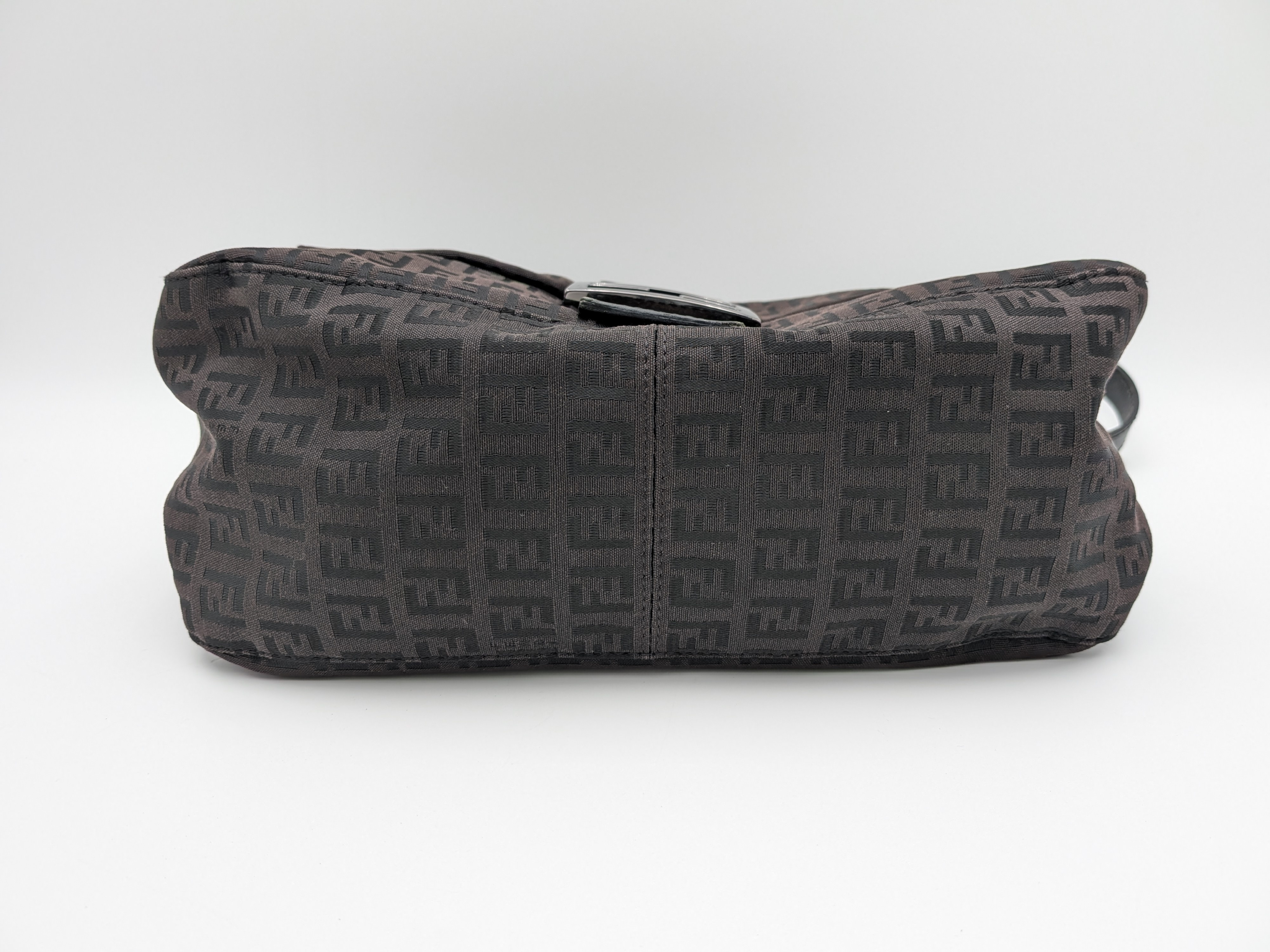 Mamma Bucket Zucchino Shoulder Bag — view 5