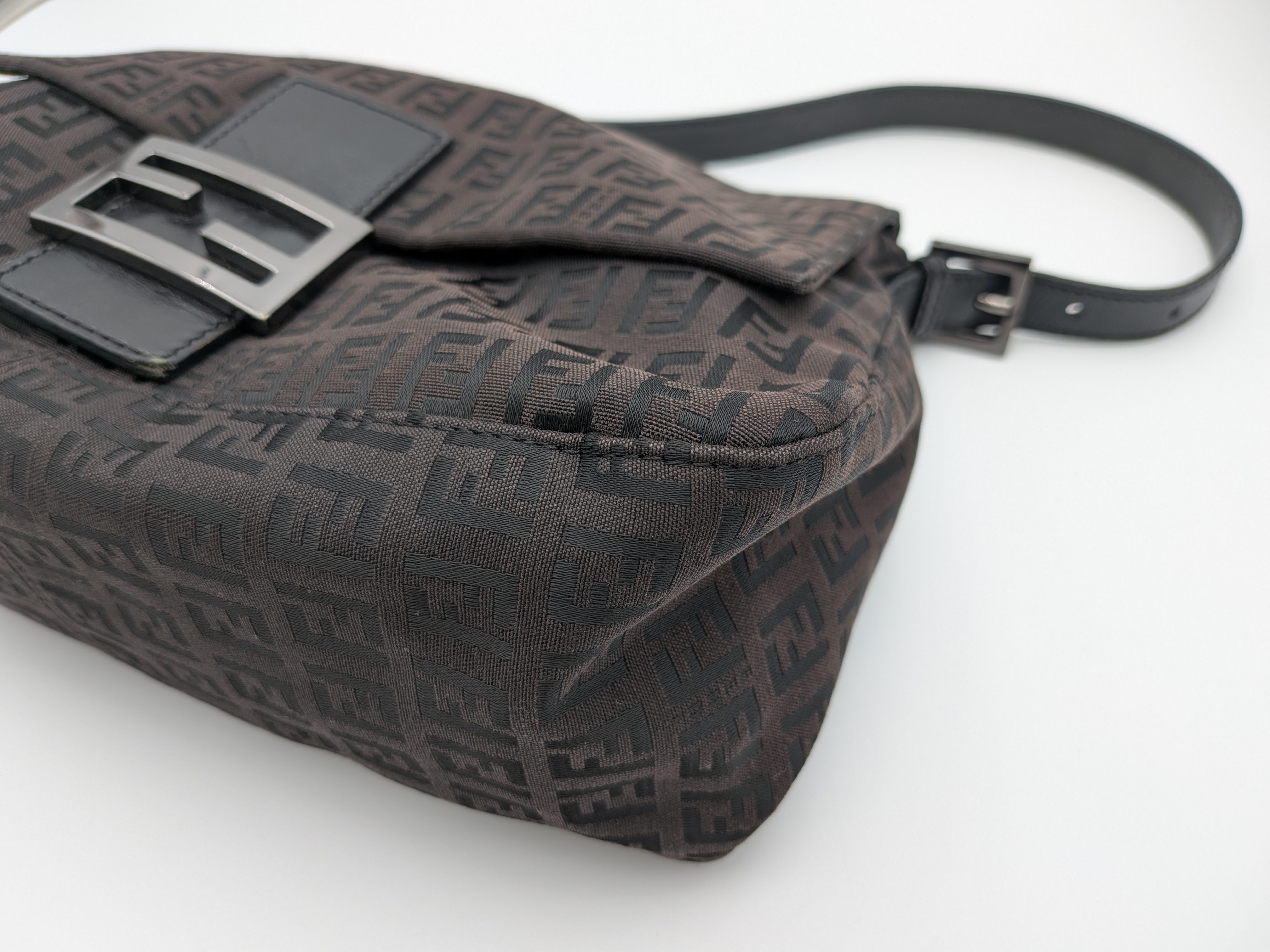 Mamma Bucket Zucchino Shoulder Bag — view 7